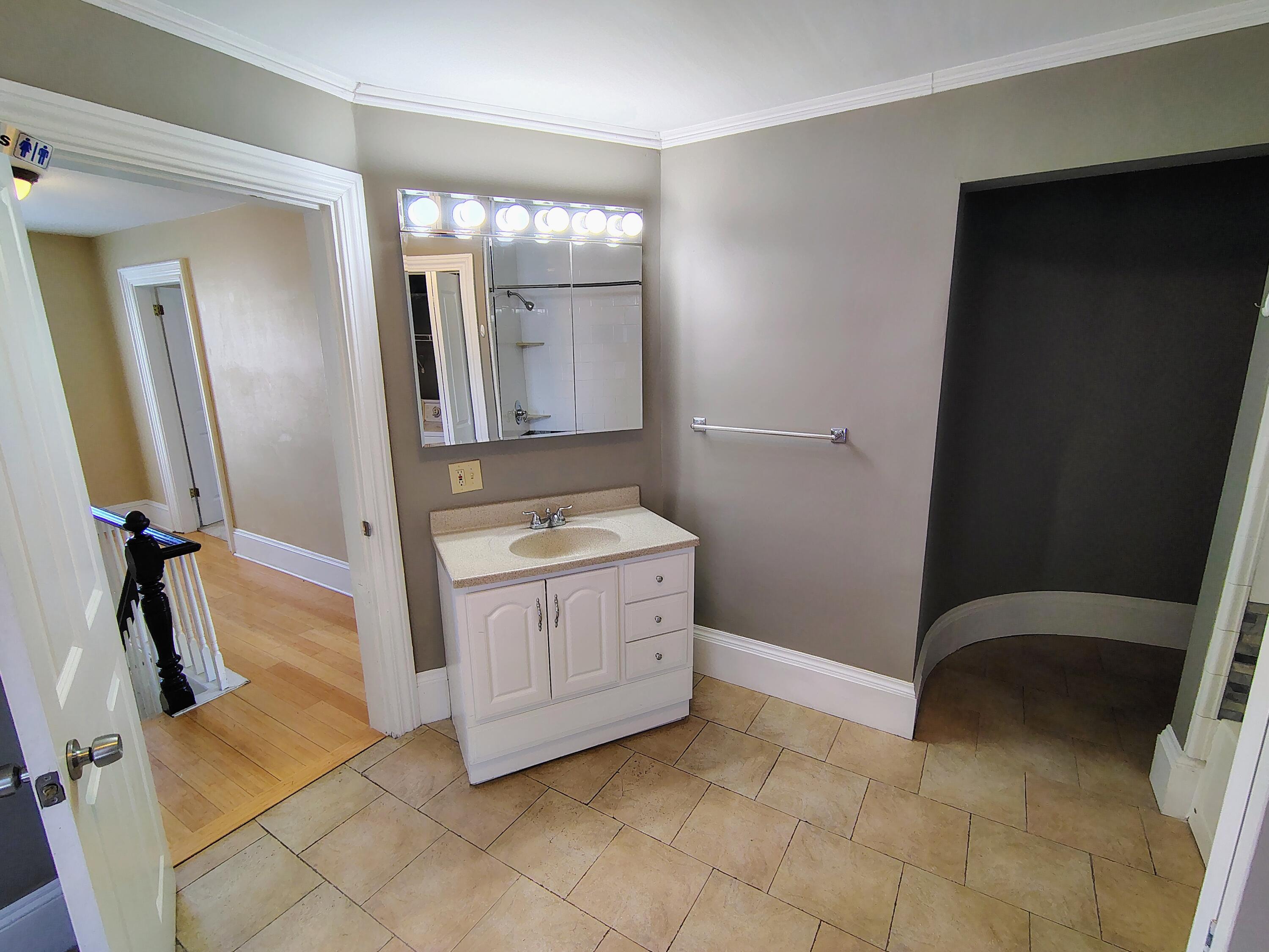 60 West Street, Bangor, ME, 04401