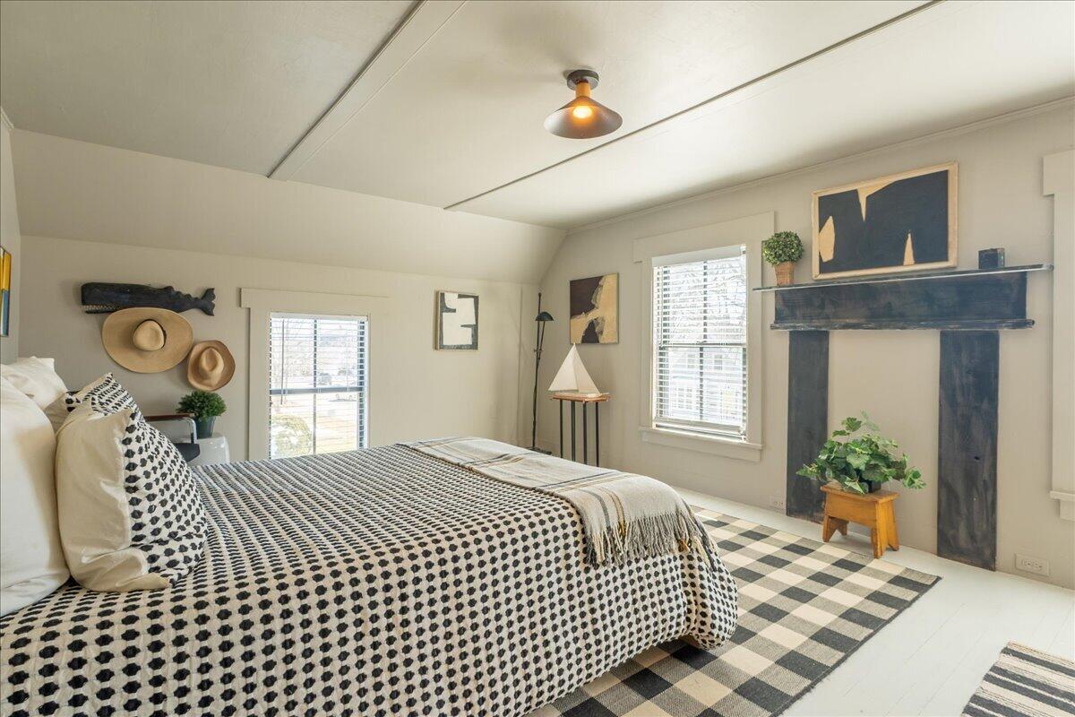 17 Mountain Street, Camden, ME, 04843