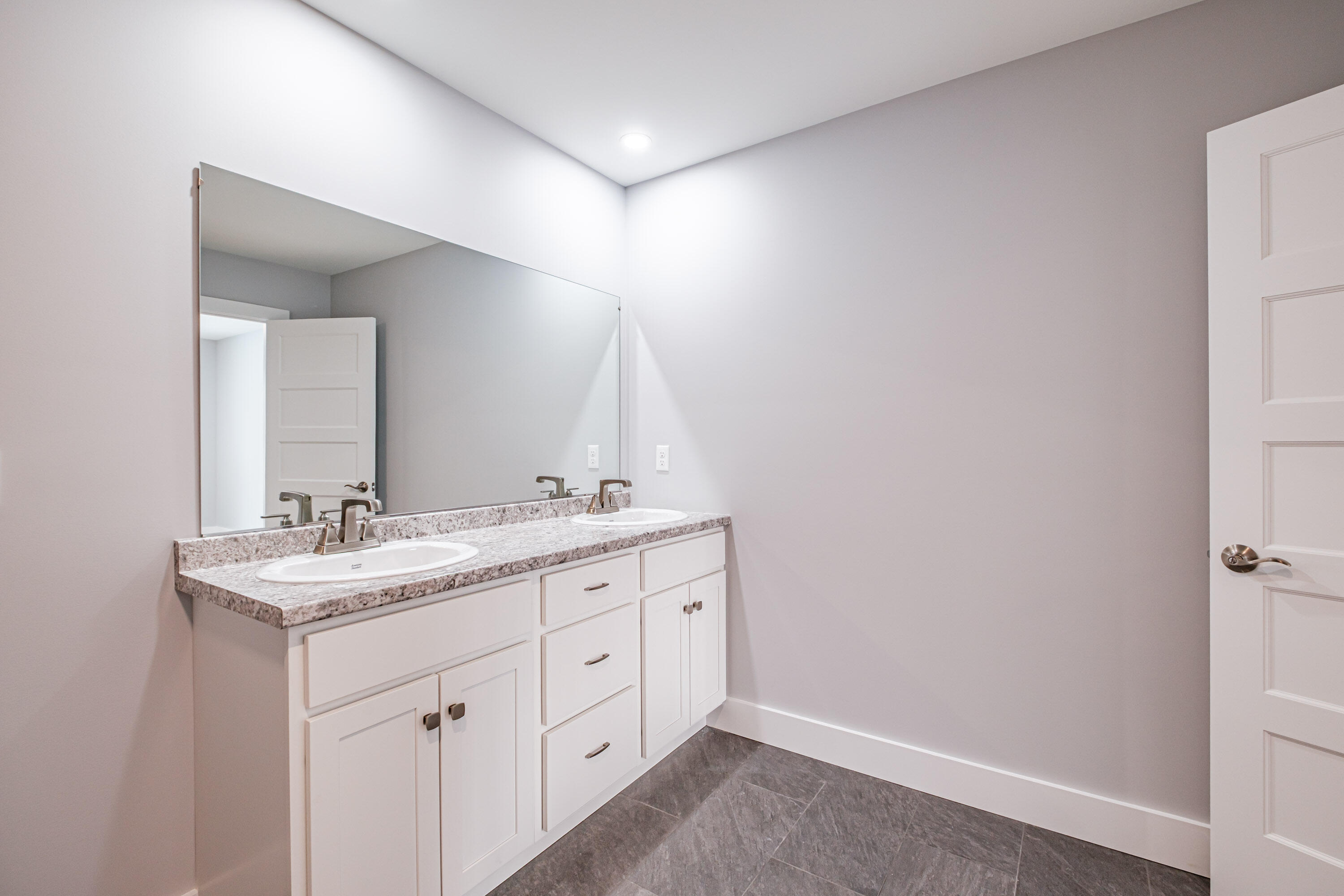 3 Lochview Drive, Lewiston, ME, 04240