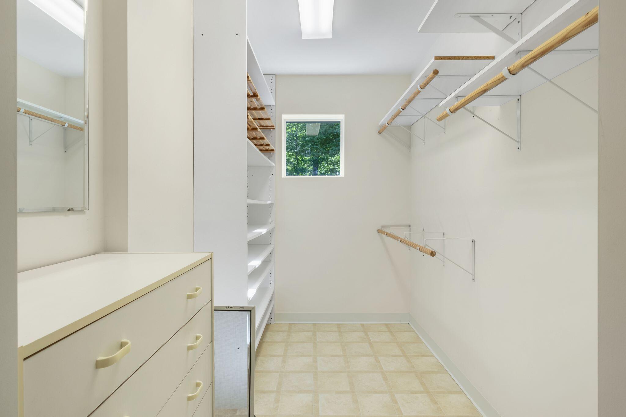 Walk-In Closer