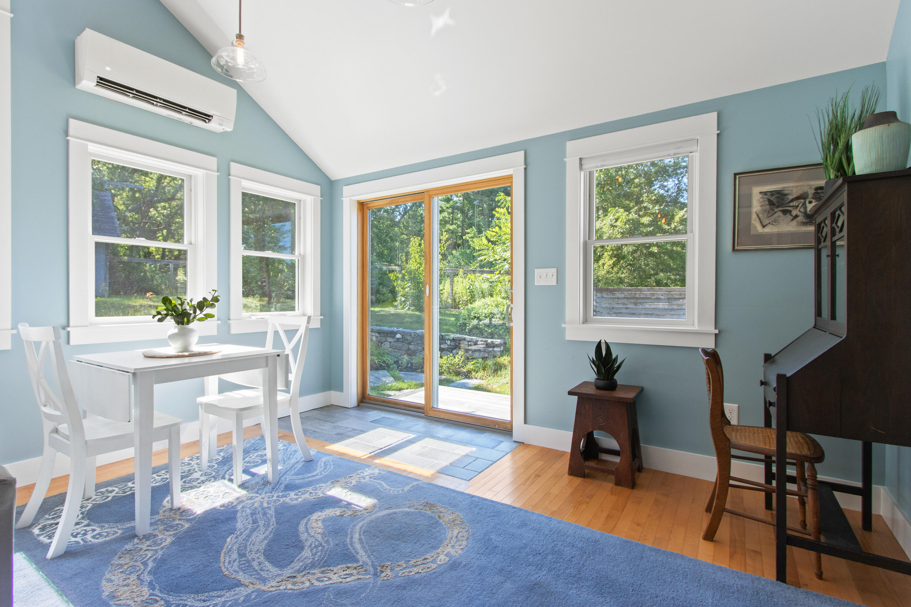 118 Rowe Avenue, Portland, ME 04102 Living Area