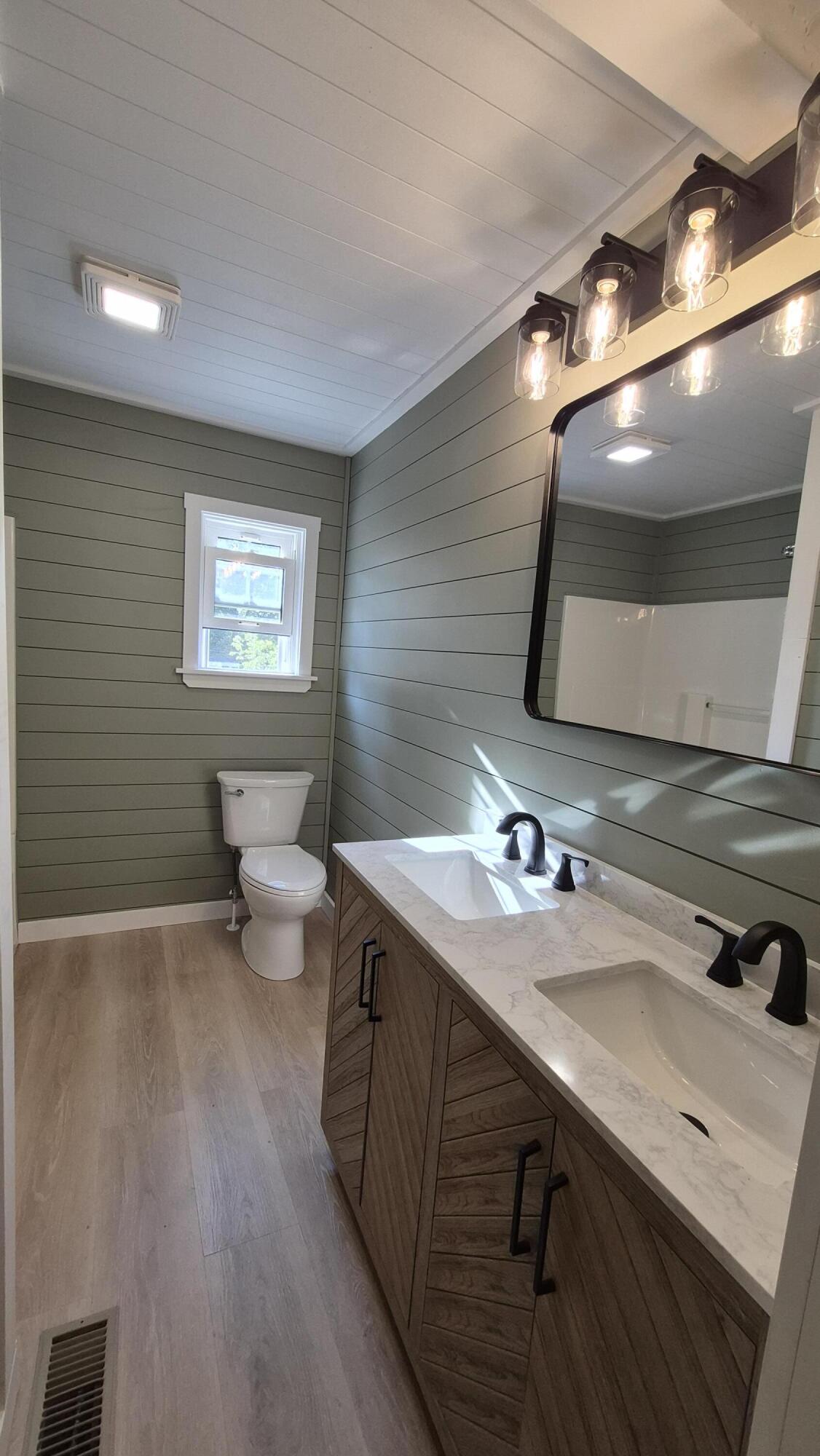 21 Full new bathroom