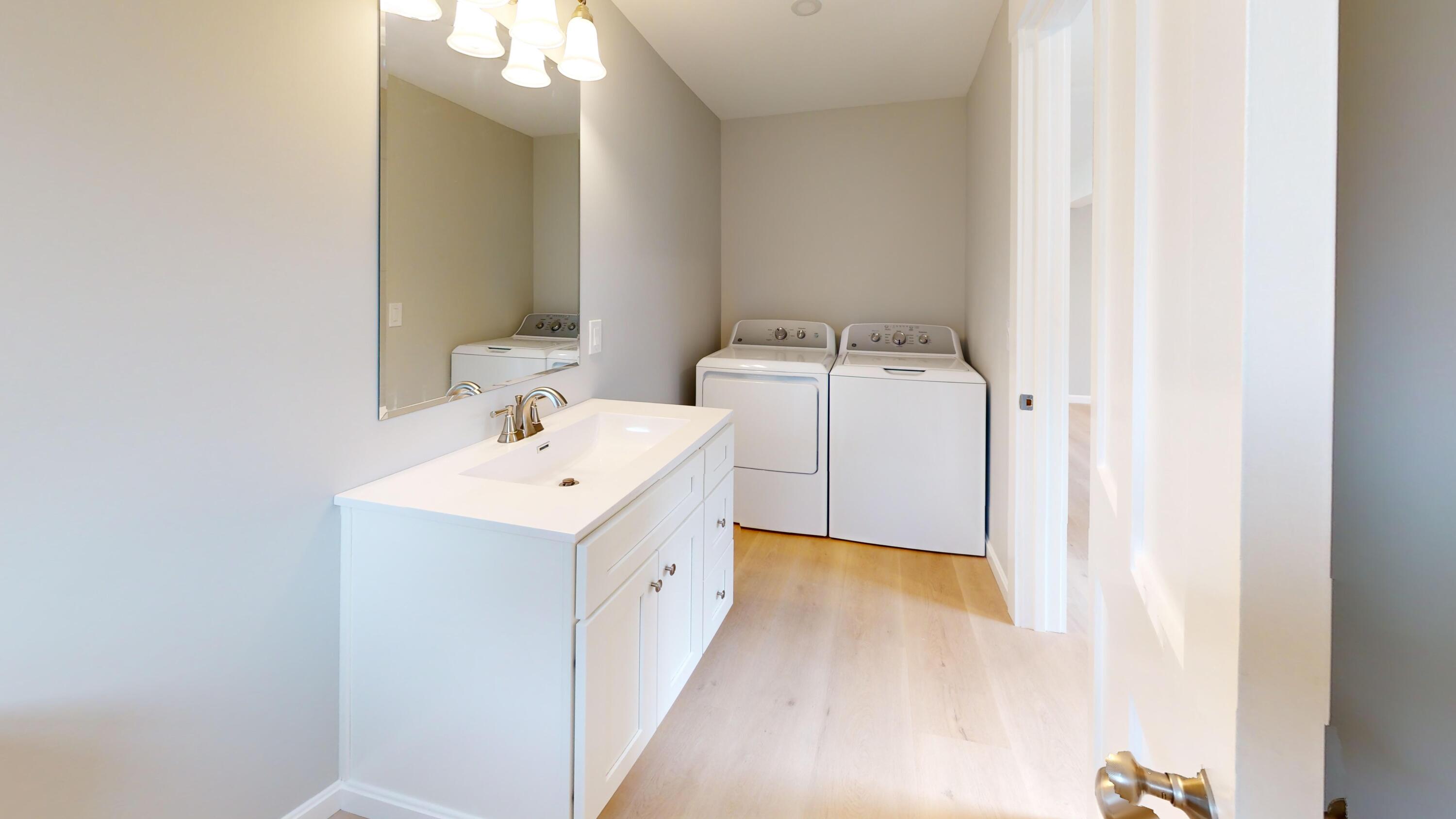 38 River Road, Howland, ME, 04448