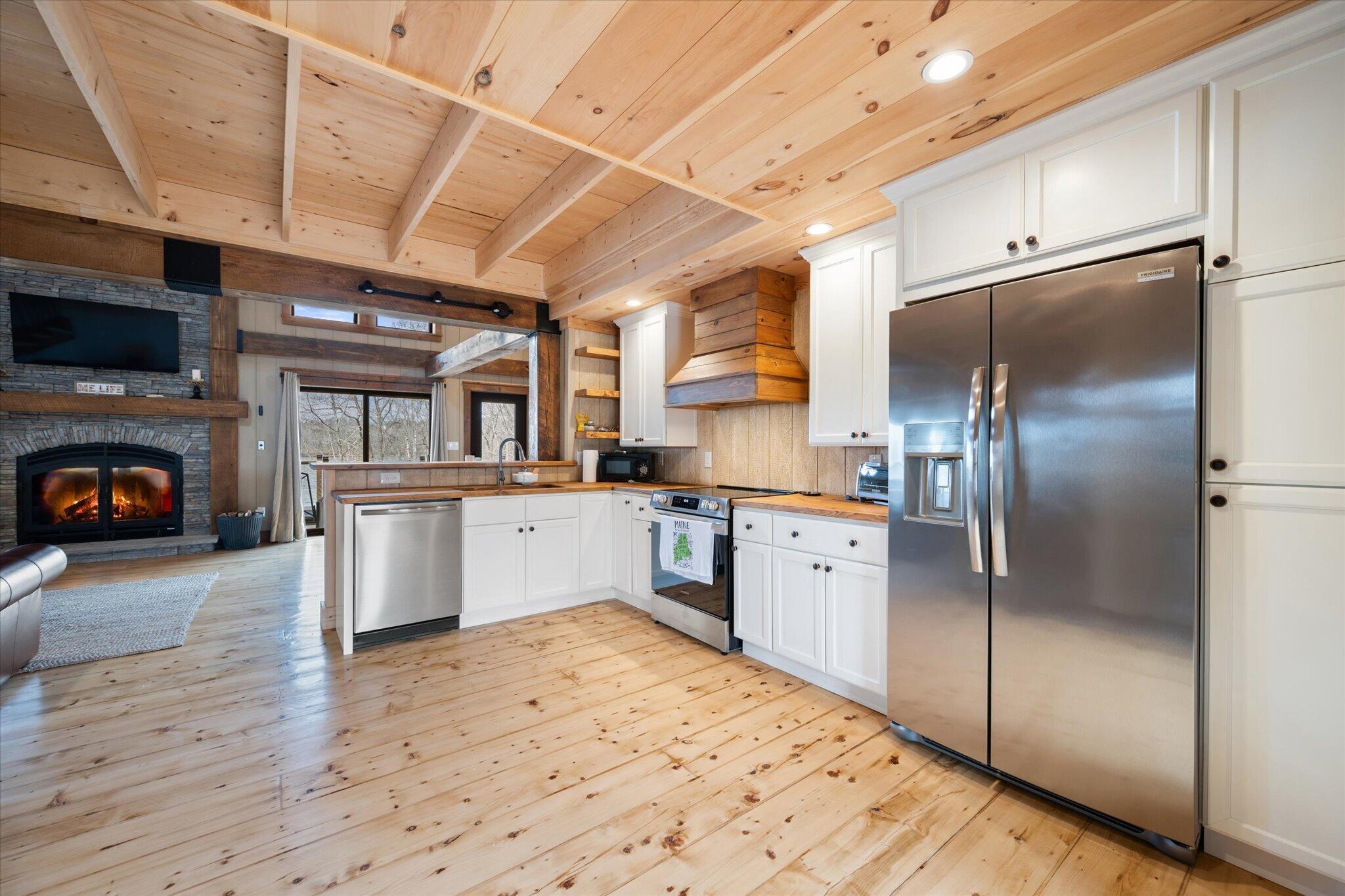 17 Hopkins Lane, Verona Island, ME, 04416