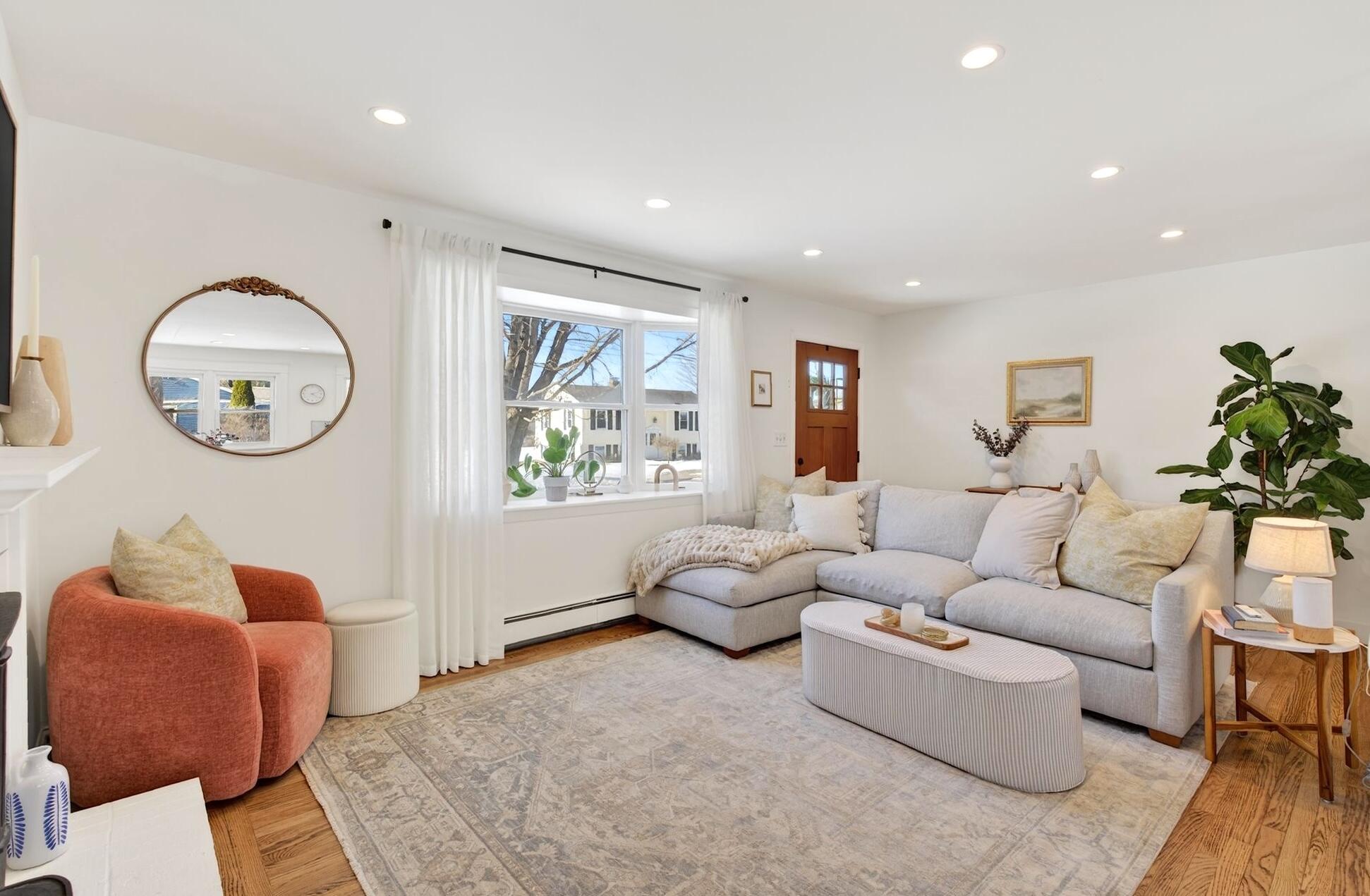 7 Lawn Avenue, Cumberland, ME, 04021