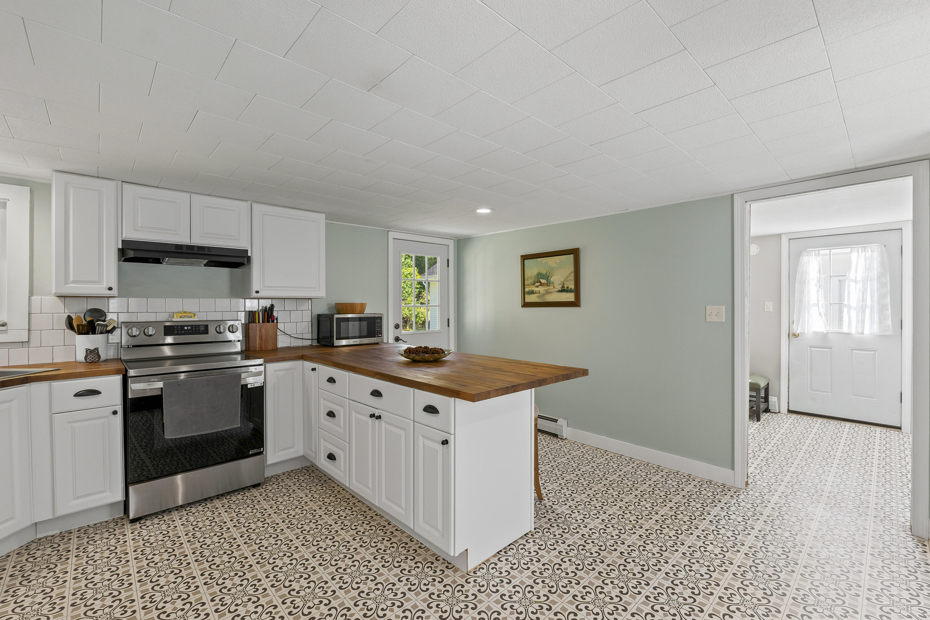1090 Main Street, Bowdoin, ME 04287 Completely remodeled kitchen