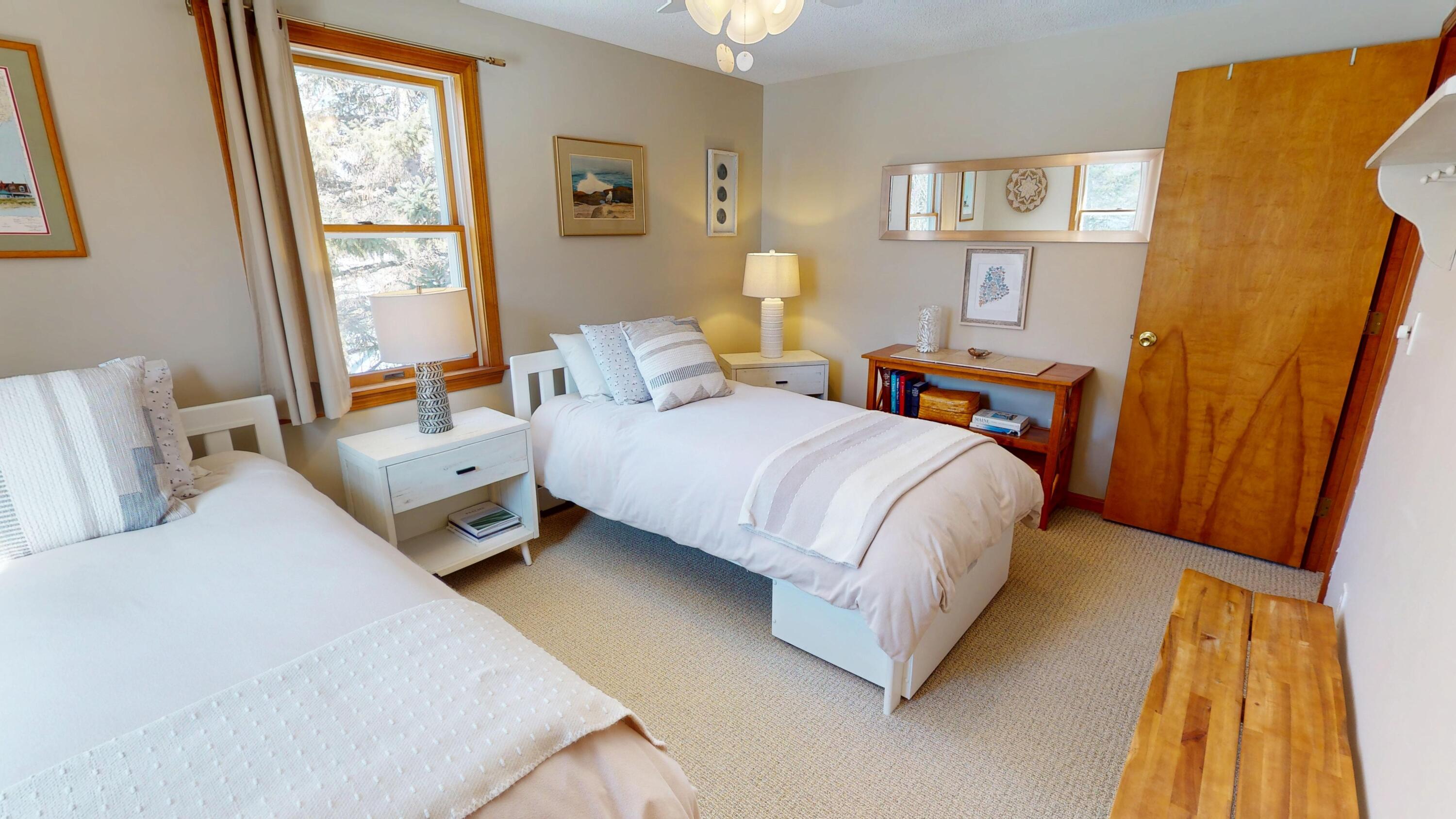 1013 Sunset Avenue, Glenburn, ME, 04401