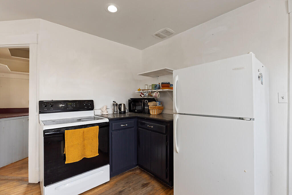 903 Western Avenue, Manchester, ME, 04351