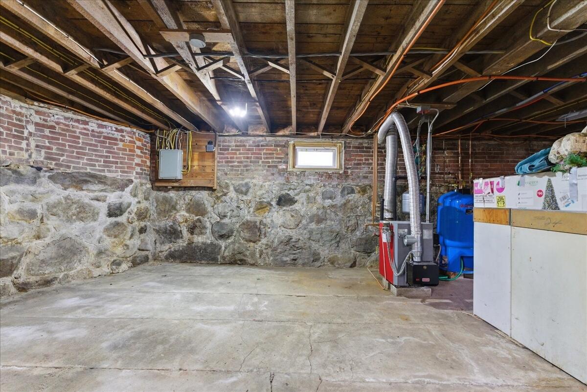 9 Harlow Hill Road, Mexico, ME, 04257