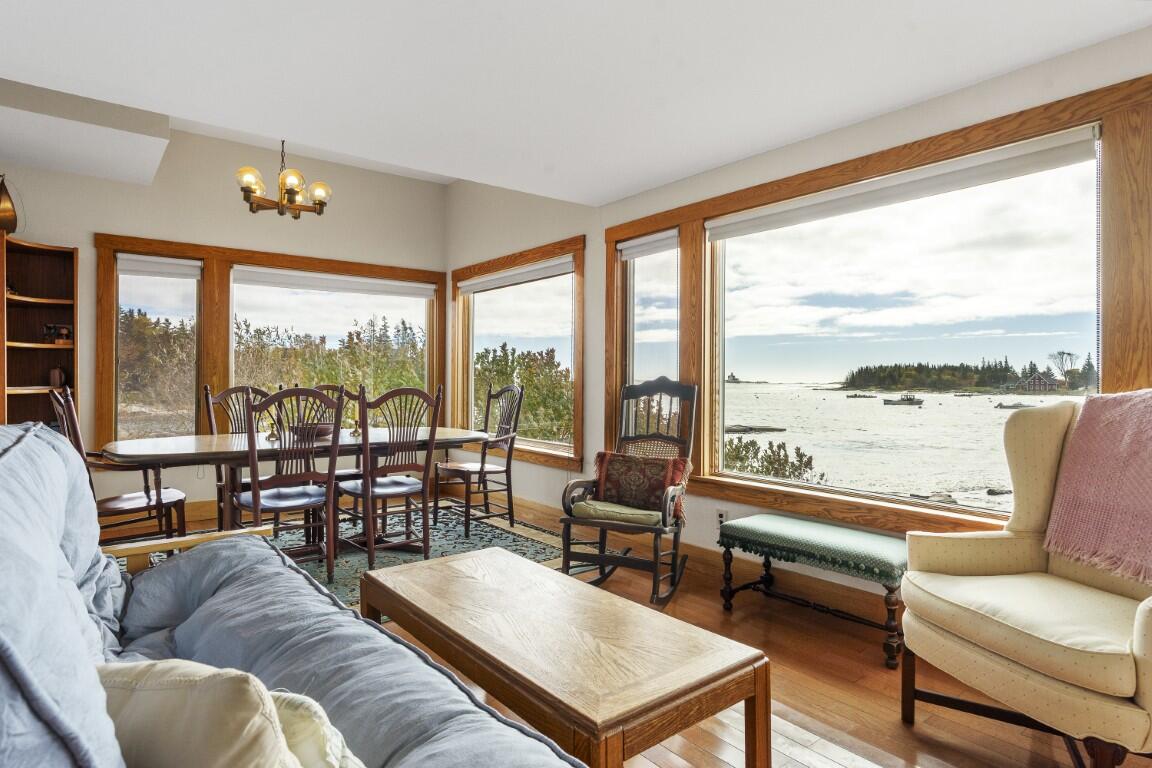 22 Gray Road, Southport, ME, 04576