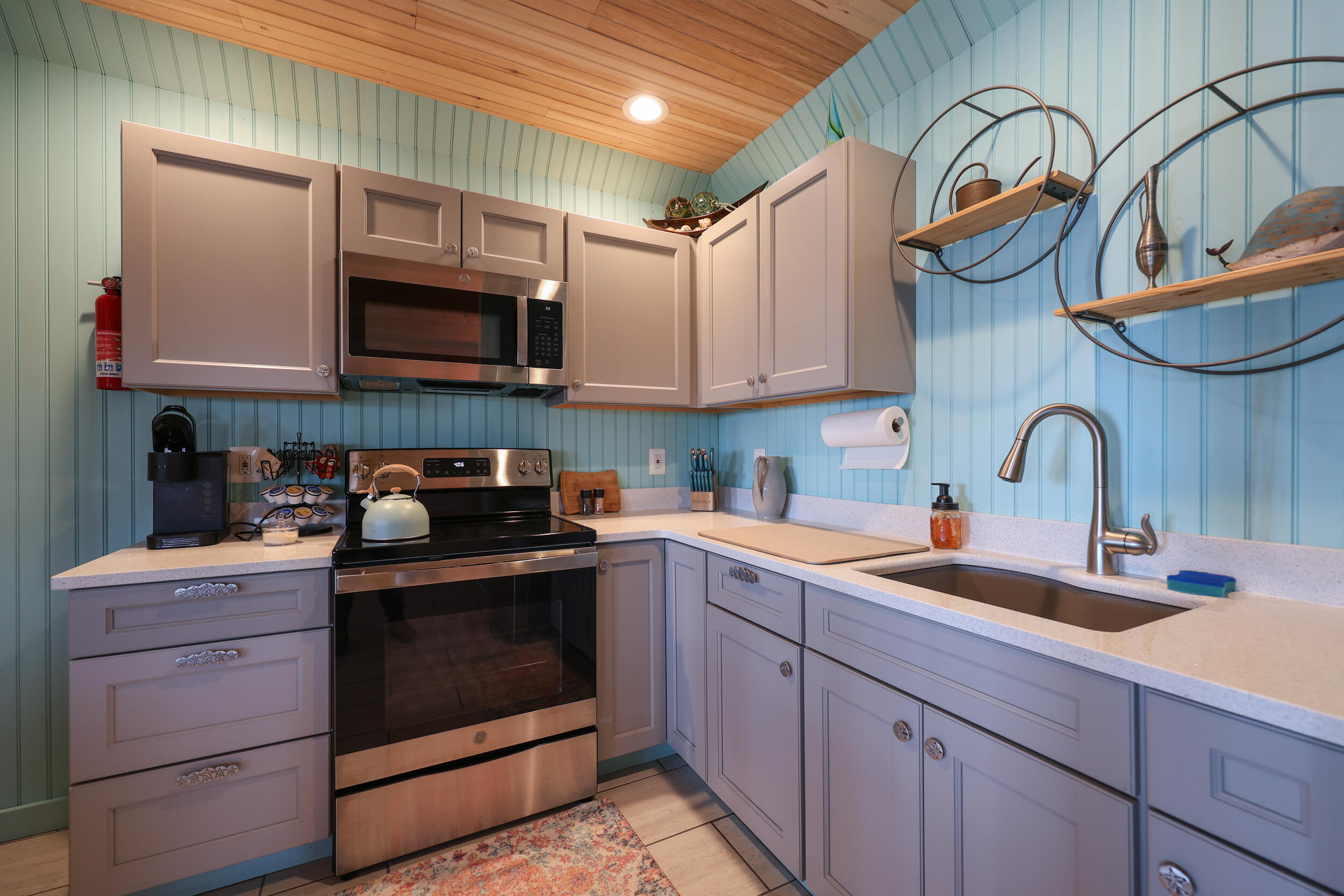 28 City Point Road, Vinalhaven, ME, 04863