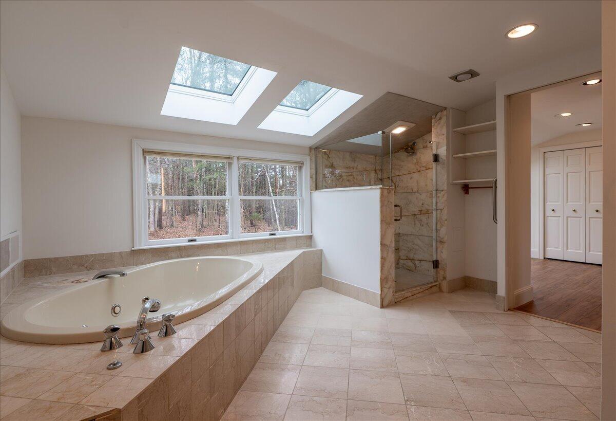 200 Mistic Avenue, Rockport, ME, 04856