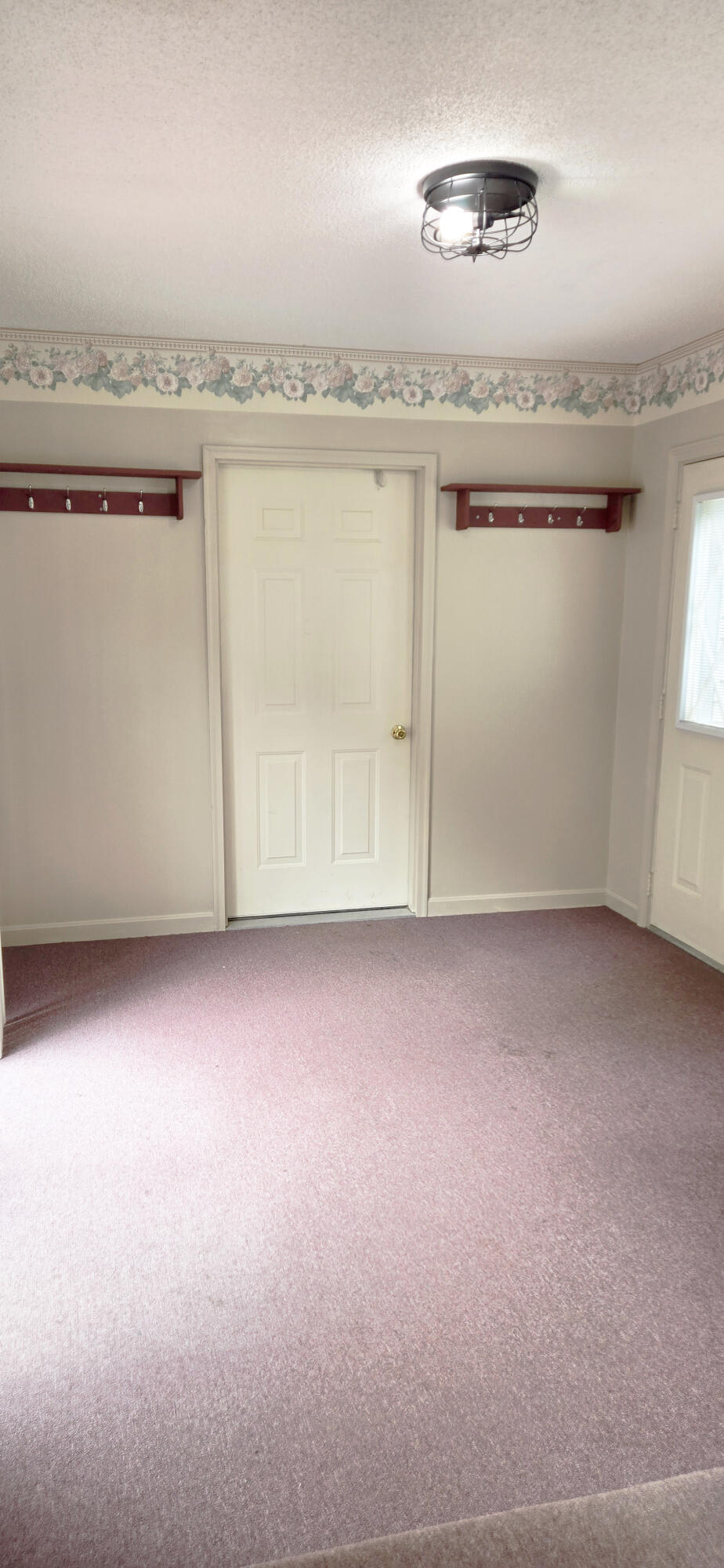 Entrance/Bonus Room