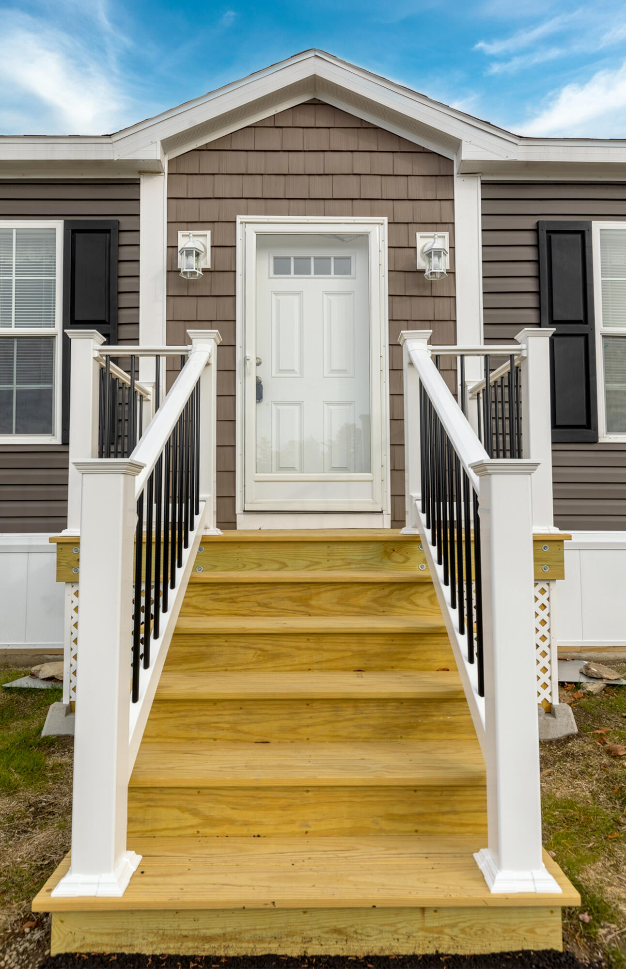 30 Main Road, Holden, ME, 04429