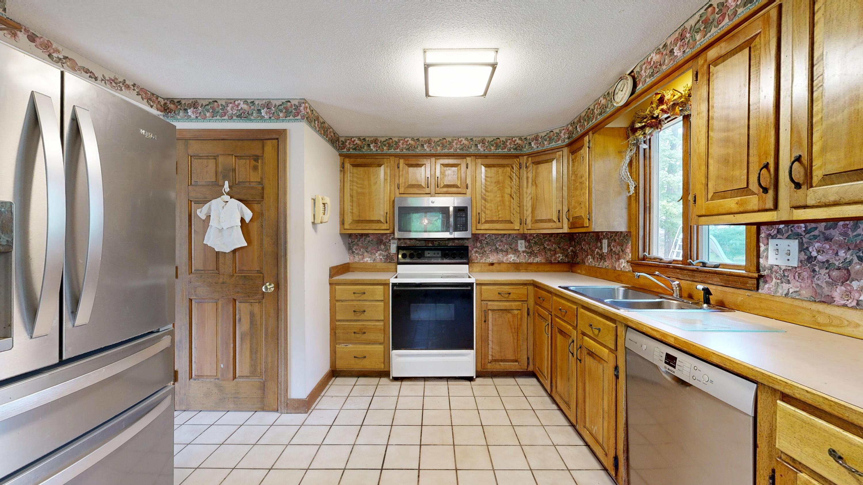172 Sandy Hill Road, South Portland, ME 04106 kitchen