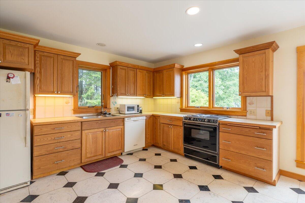 391 Main Road, Islesboro, ME, 04848