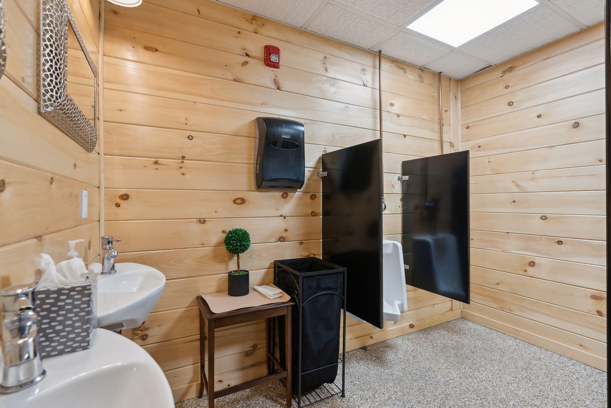 78 + 98 Hussey Hill Road, Oakland, ME, 04963