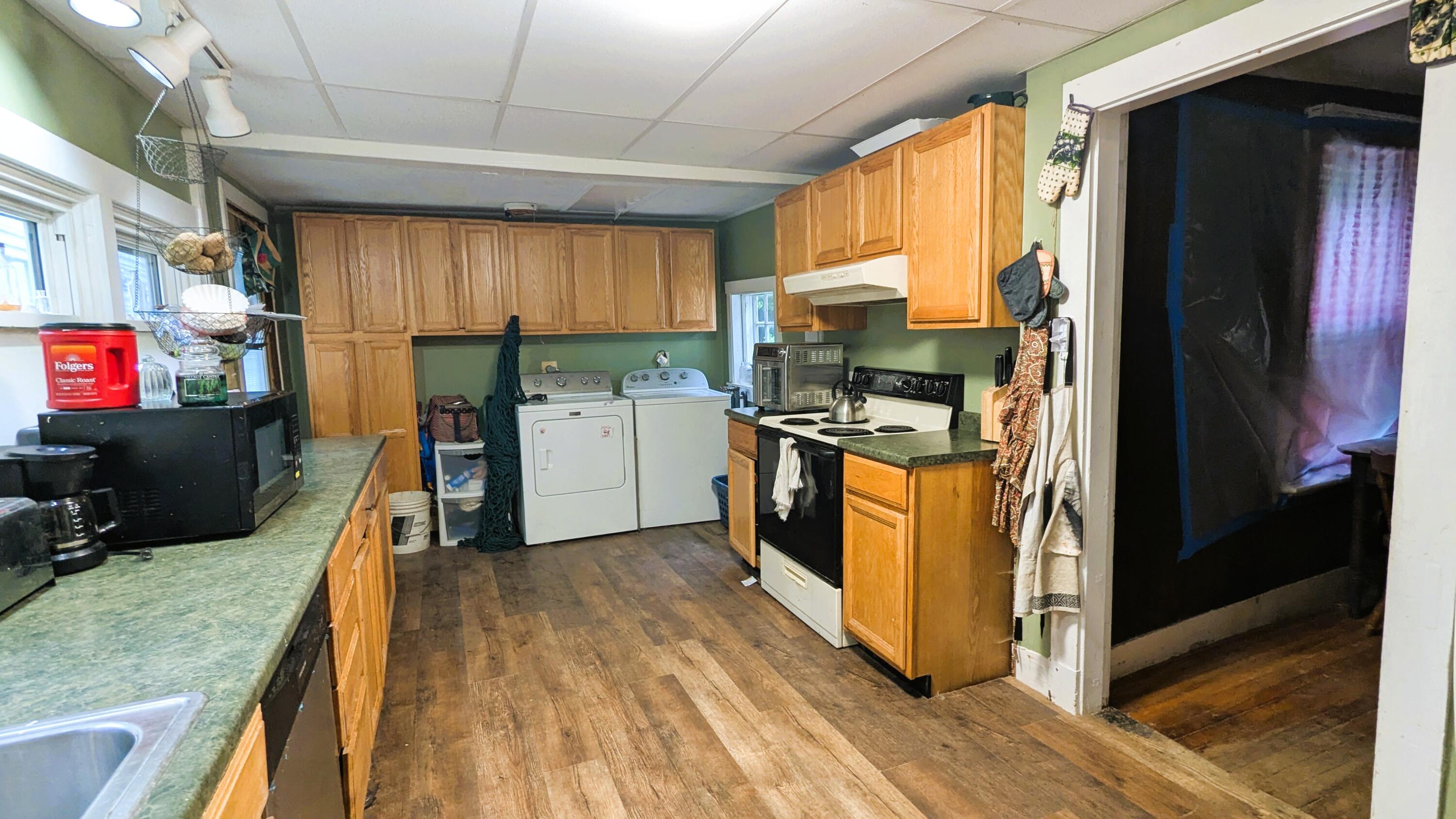 29 Kents Hill Road, Wayne, ME, 04284