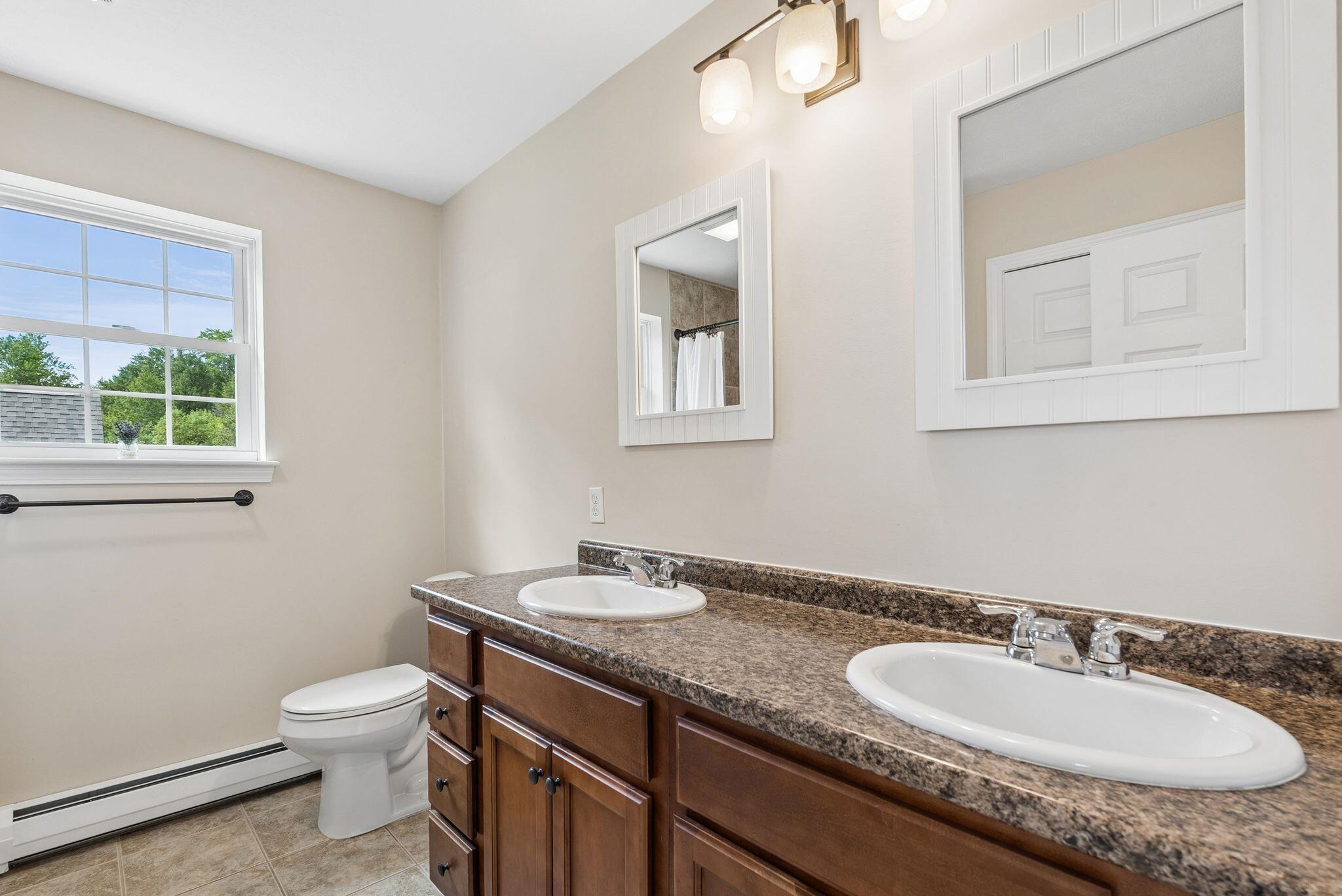 2nd Floor Full Bathroom