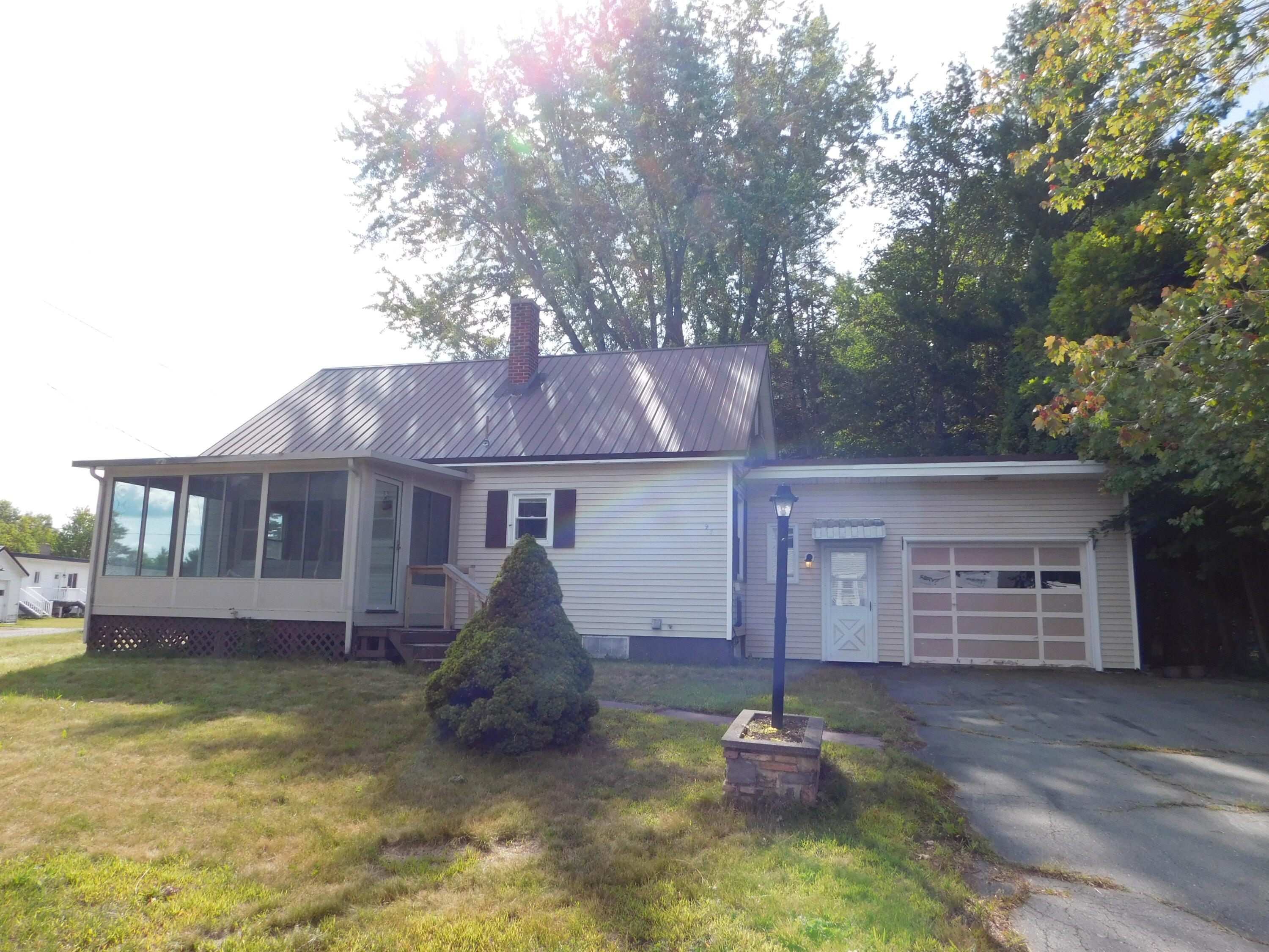 Photo of 97 County Road Milford ME 04461
