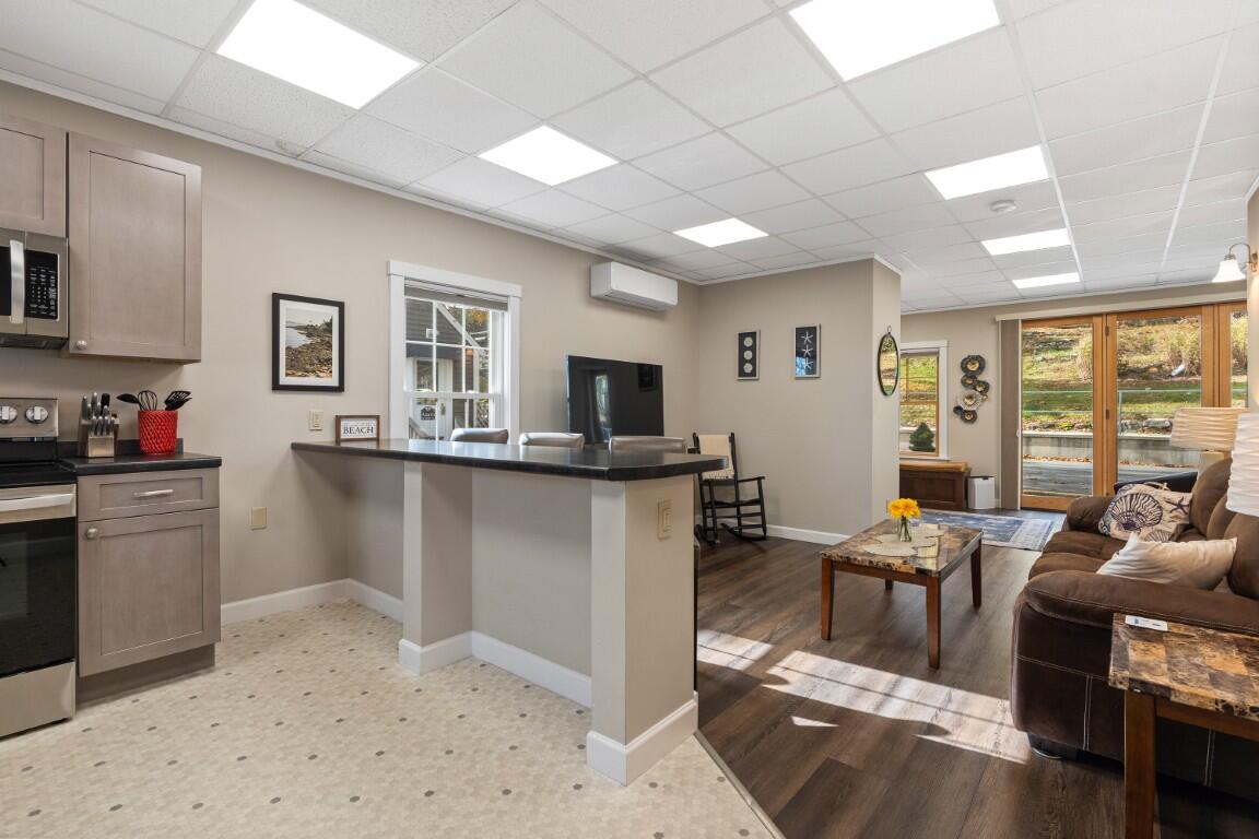 43 Oak Street, Boothbay Harbor, ME, 04538