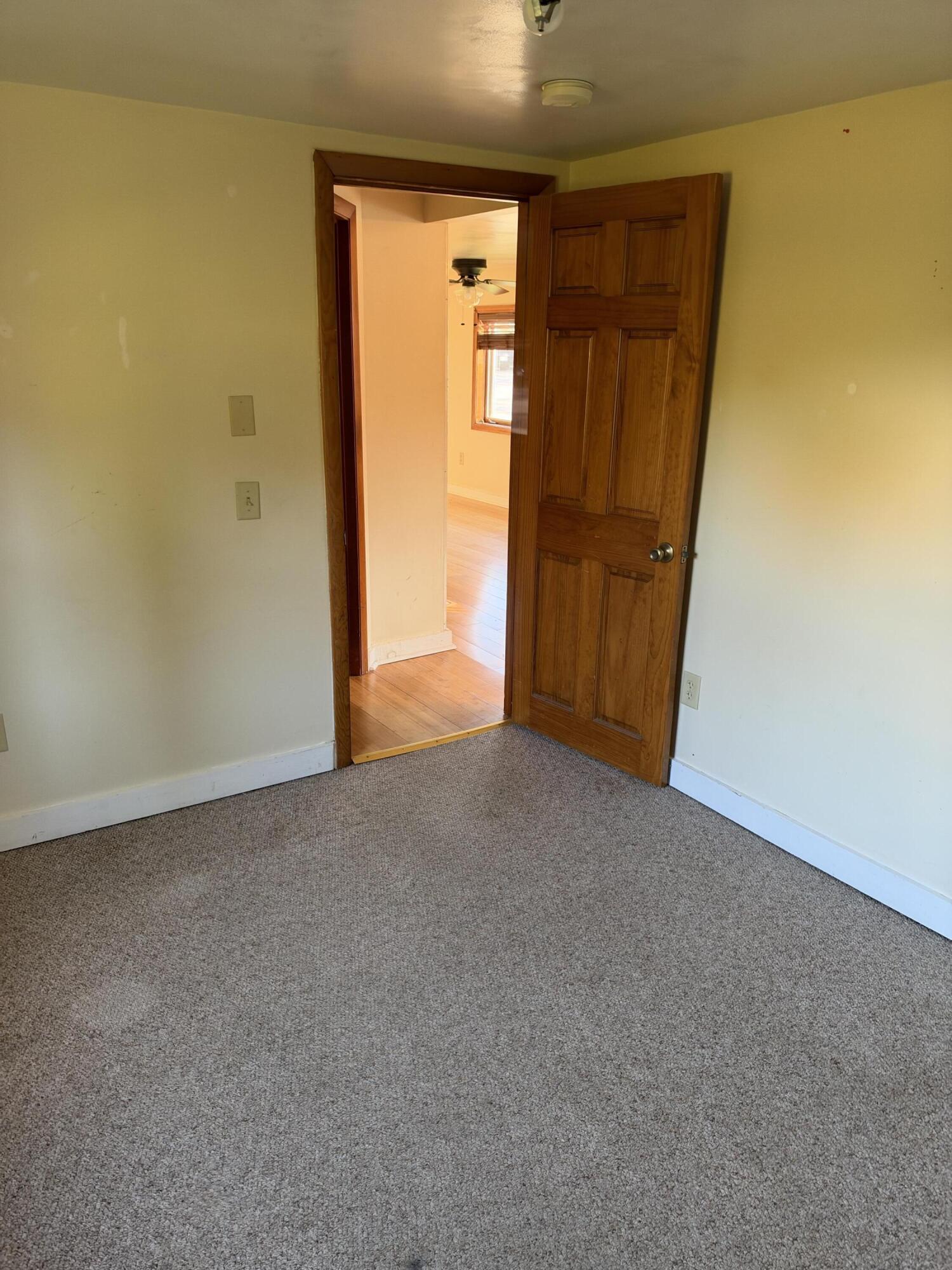 160 W Pleasant Street