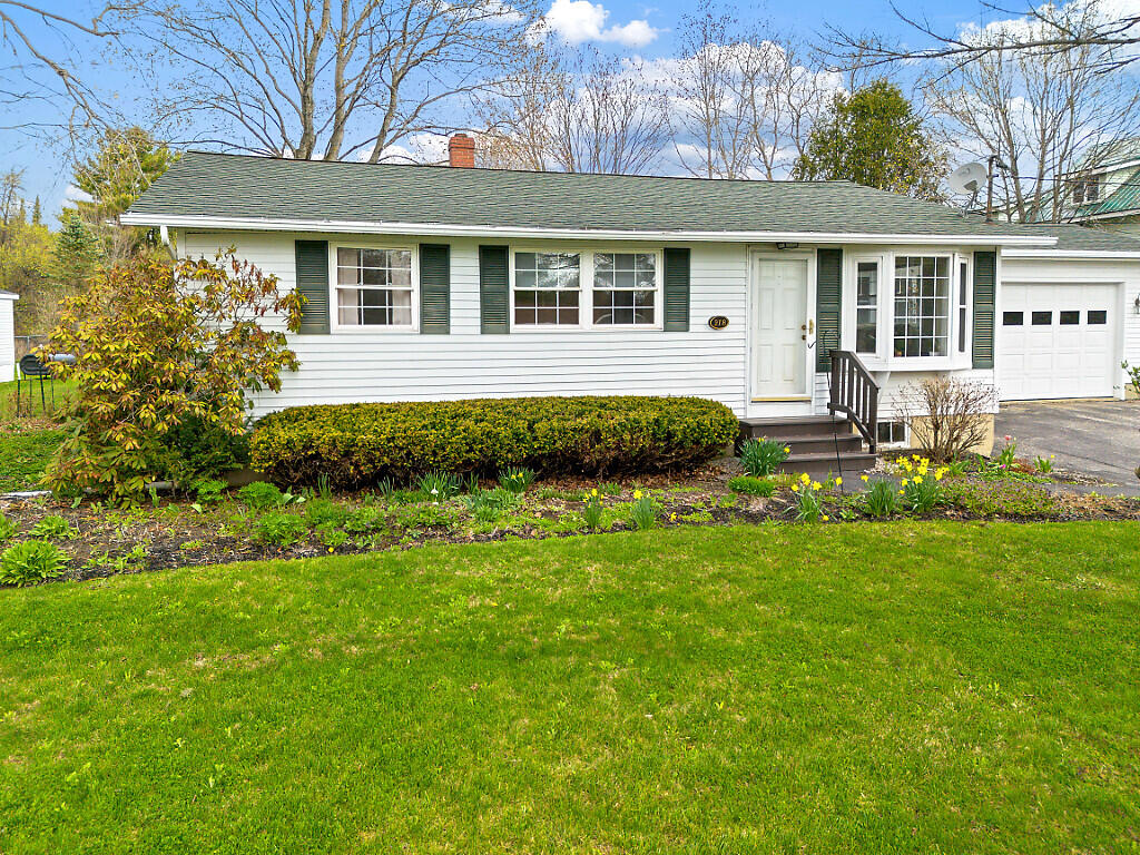 947 W Main Street, Dover-foxcroft, ME, 04426