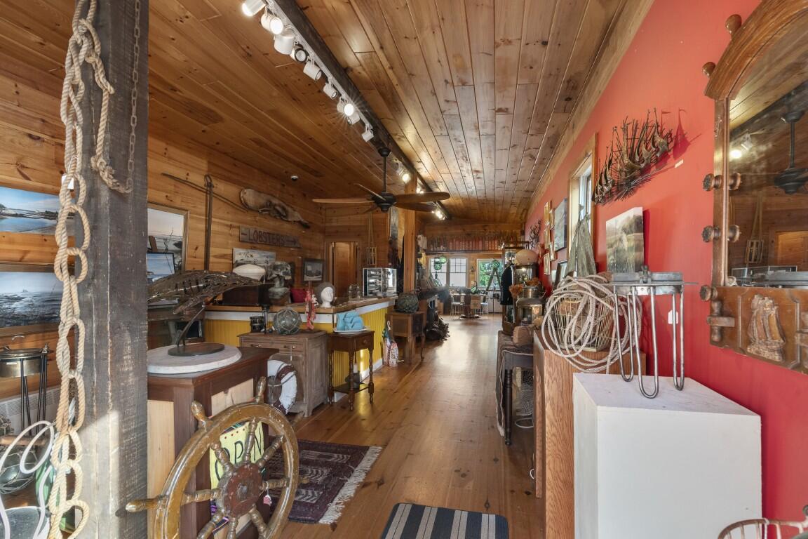 10 Mckown Street, Boothbay Harbor, ME, 04538