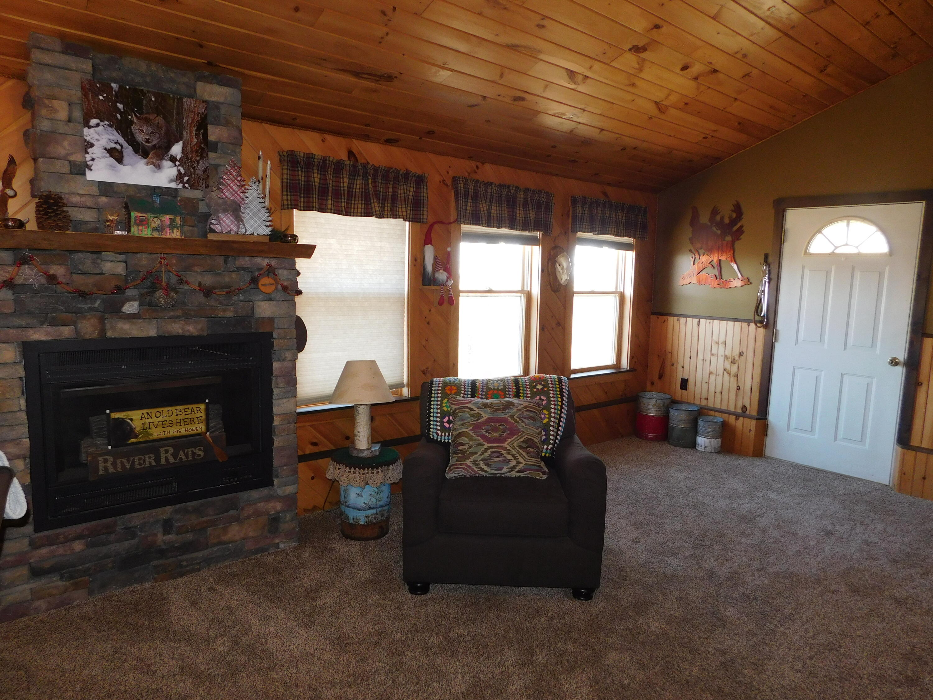 557 Enfield Road, Lincoln, ME, 04457