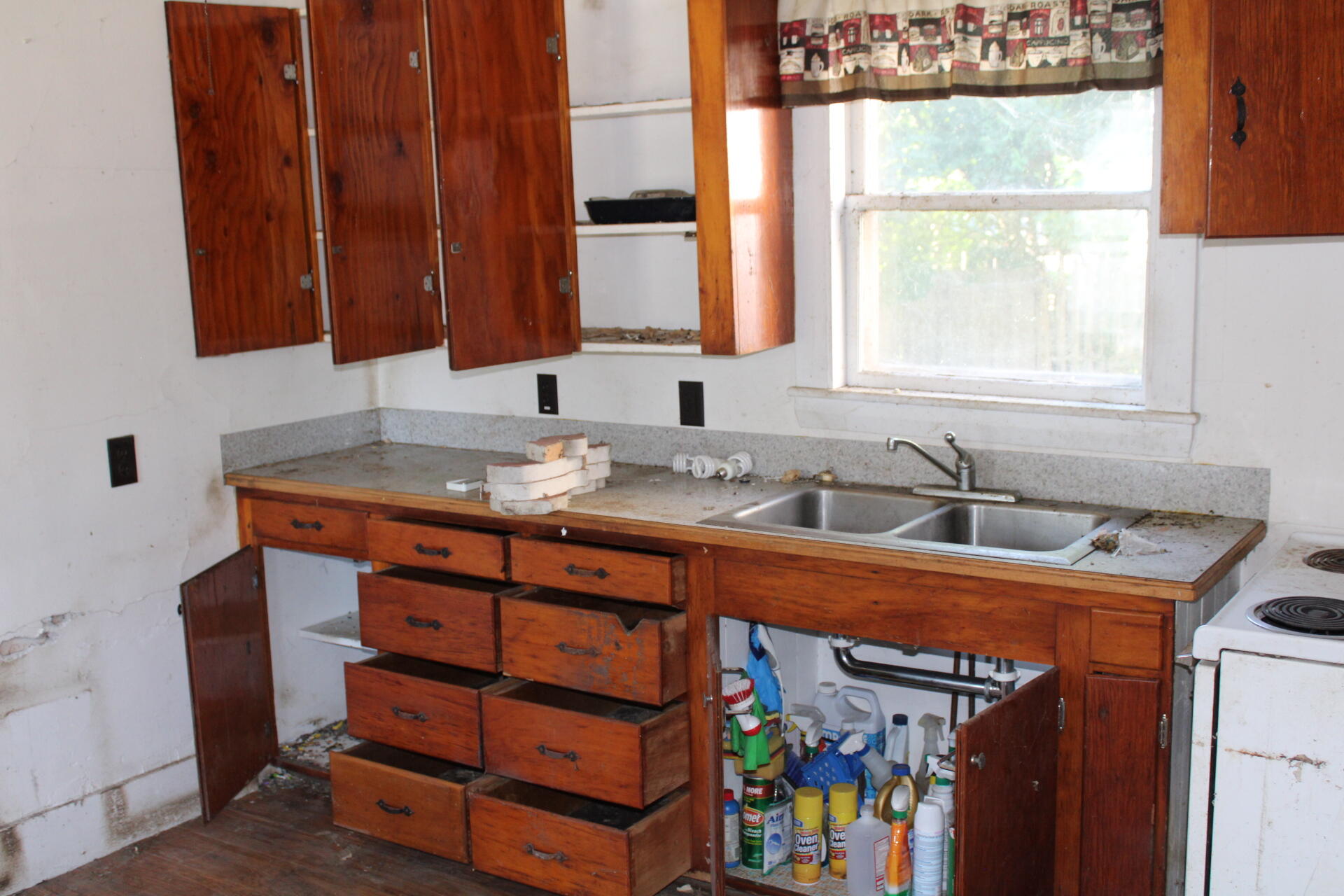 12 Jones Street, Madison, ME, 04950