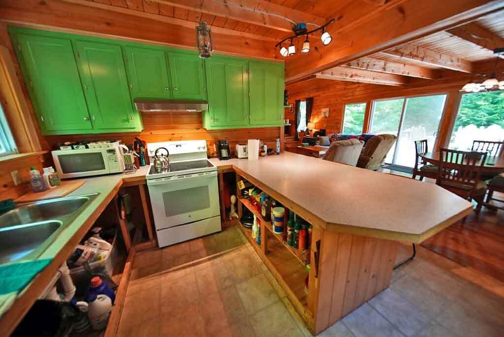 kitchen-table-bar-lake-hous