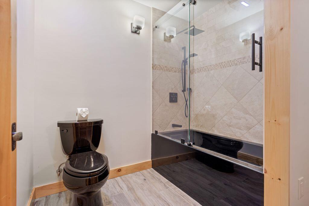 366 Glades View Avenue, Newry, ME, 04261