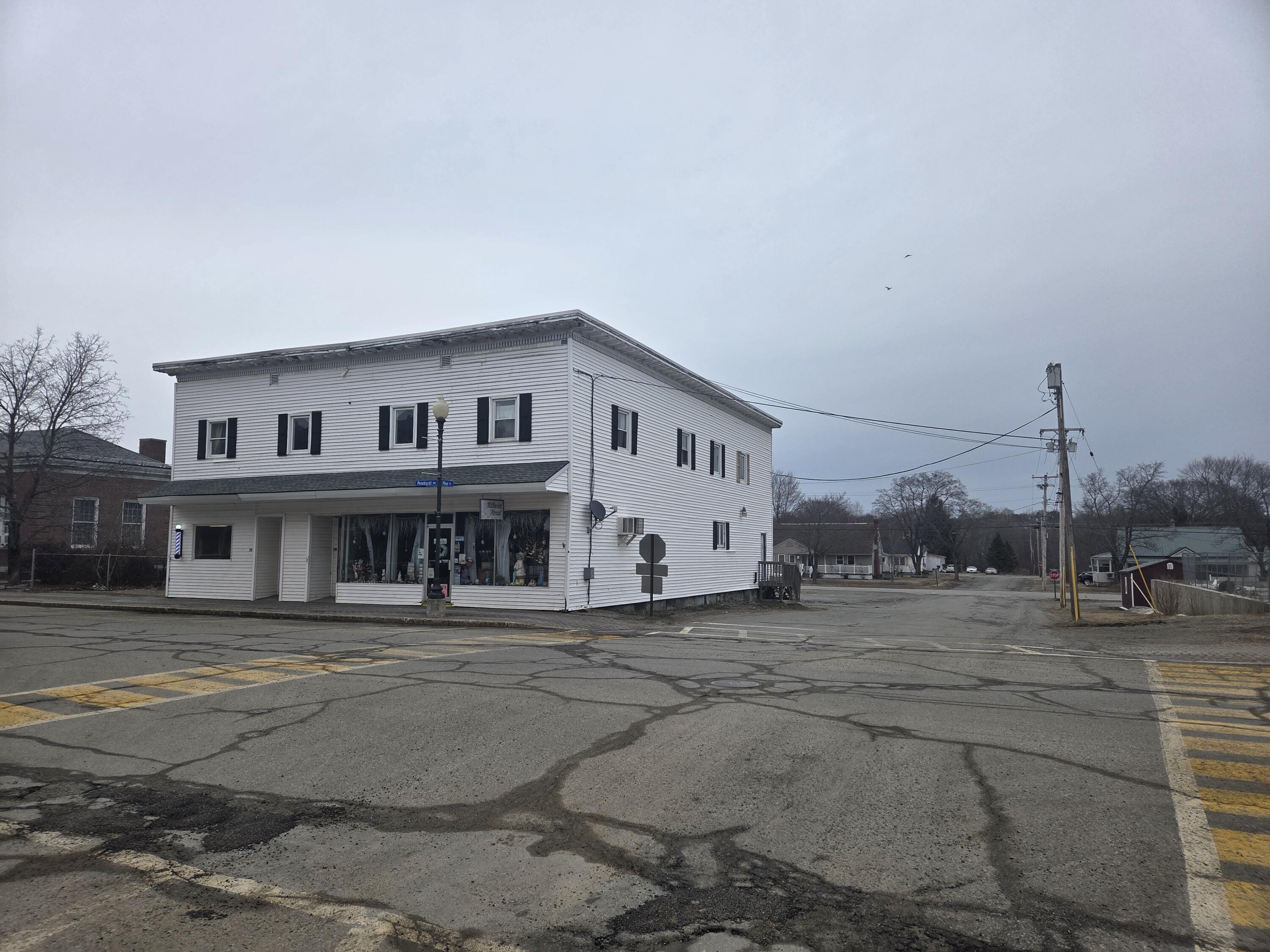97 Penobscot Avenue, Millinocket, ME, 04462