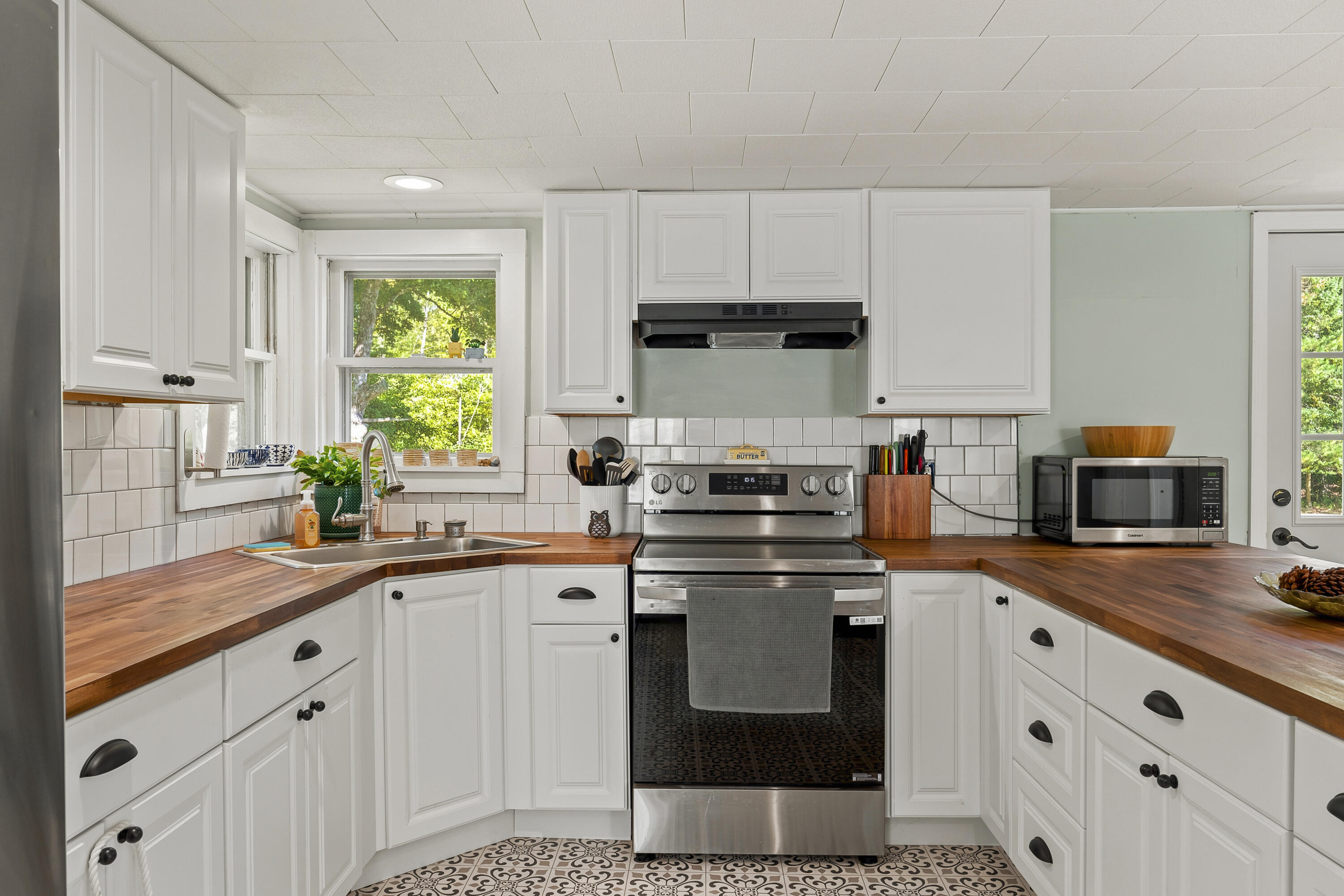 1090 Main Street, Bowdoin, ME 04287 Completely remodeled kitchen