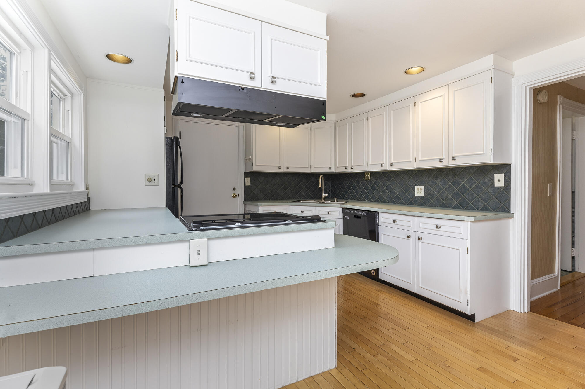 44 Warren Avenue, Cape Elizabeth, ME 04107 44 Warren Unit#1_09