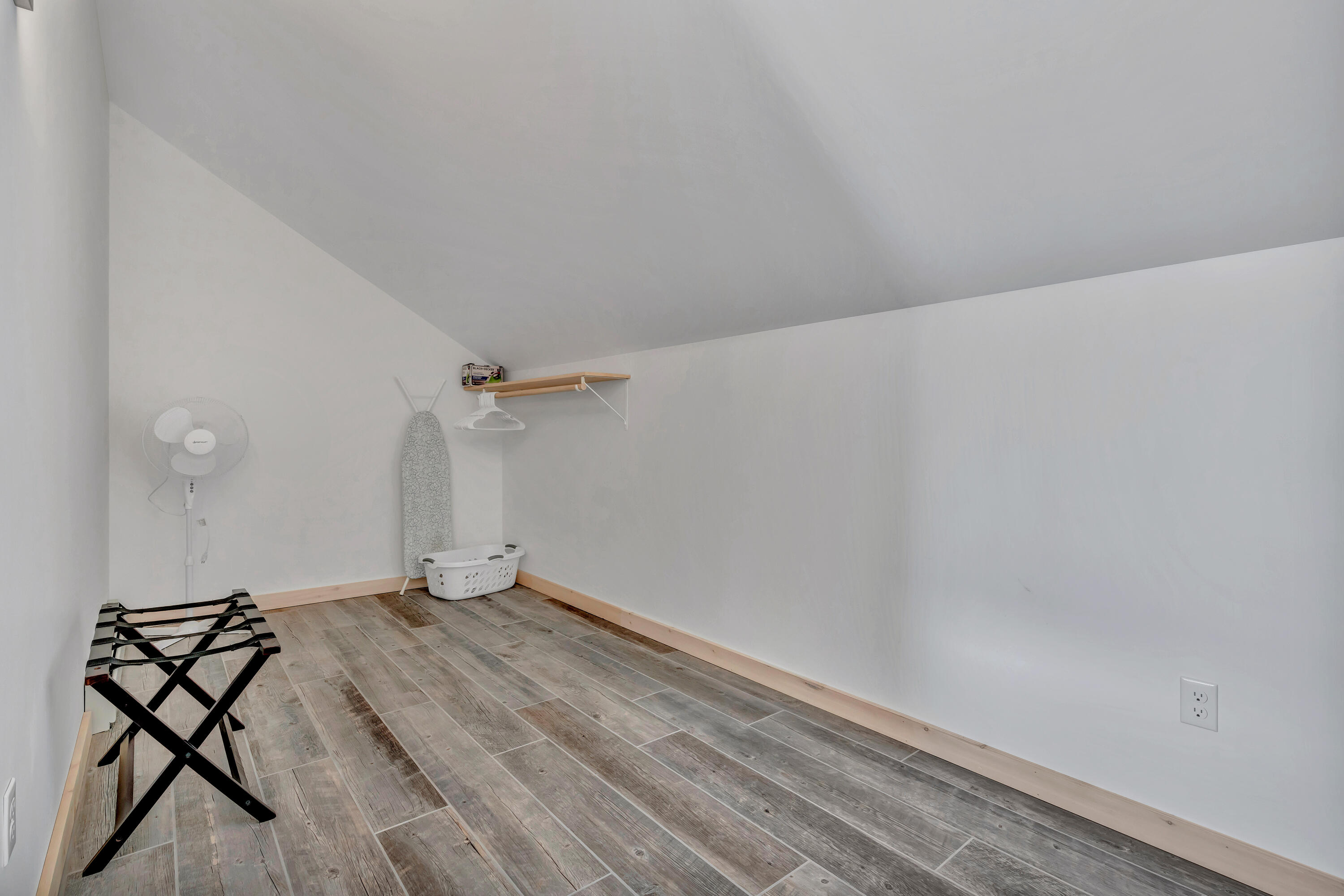 19 Crescent Beach Road, Owls Head, ME, 04854