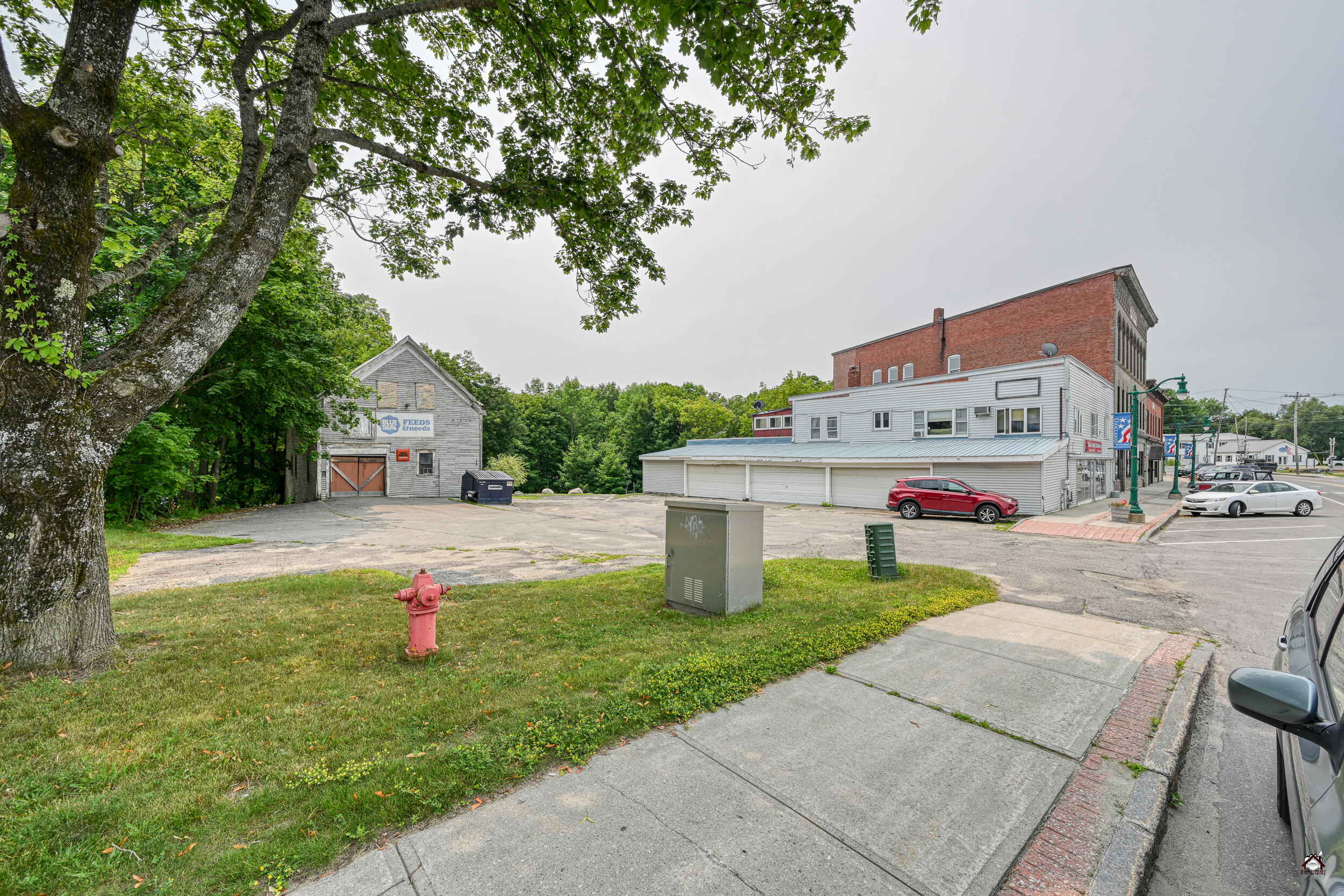 46 Main Street, Oakland, ME 04358 215-lp-101