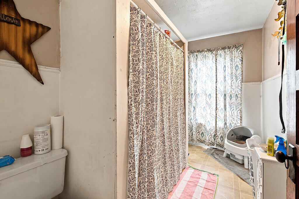 12 & 14 Boothby Street, Waterville, ME 04901 76_BP5A5563_DxO_mls
