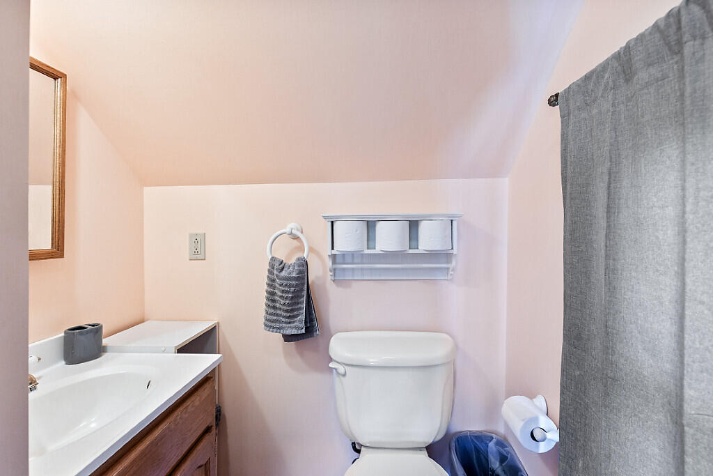 2nd Floor Full Bath