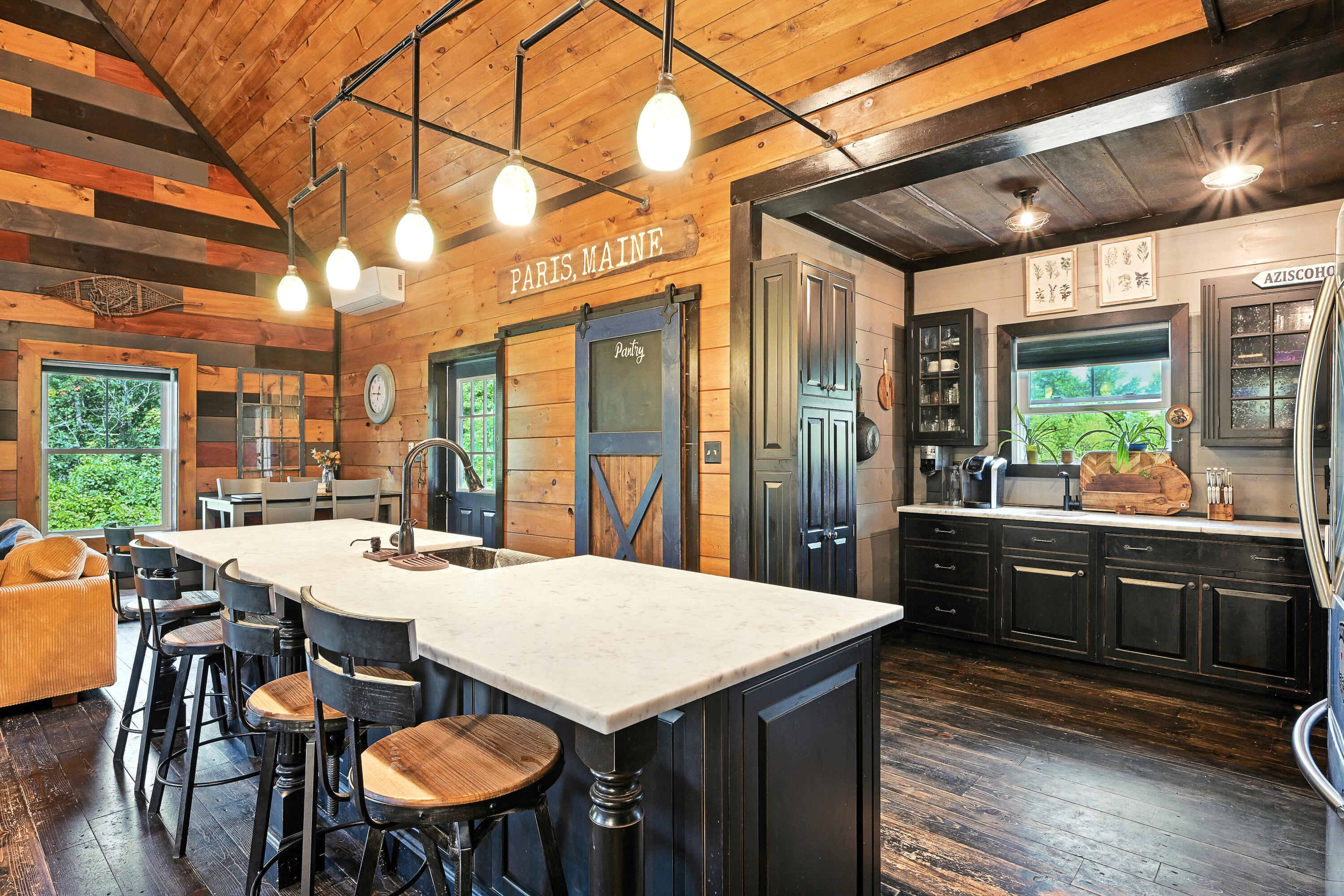 42 East Oxford Road, Paris, ME, 04281