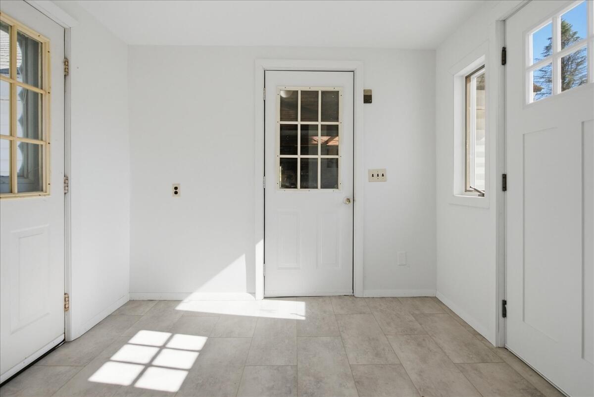 1827 Minot Avenue, Auburn, ME 04210 70-1-70