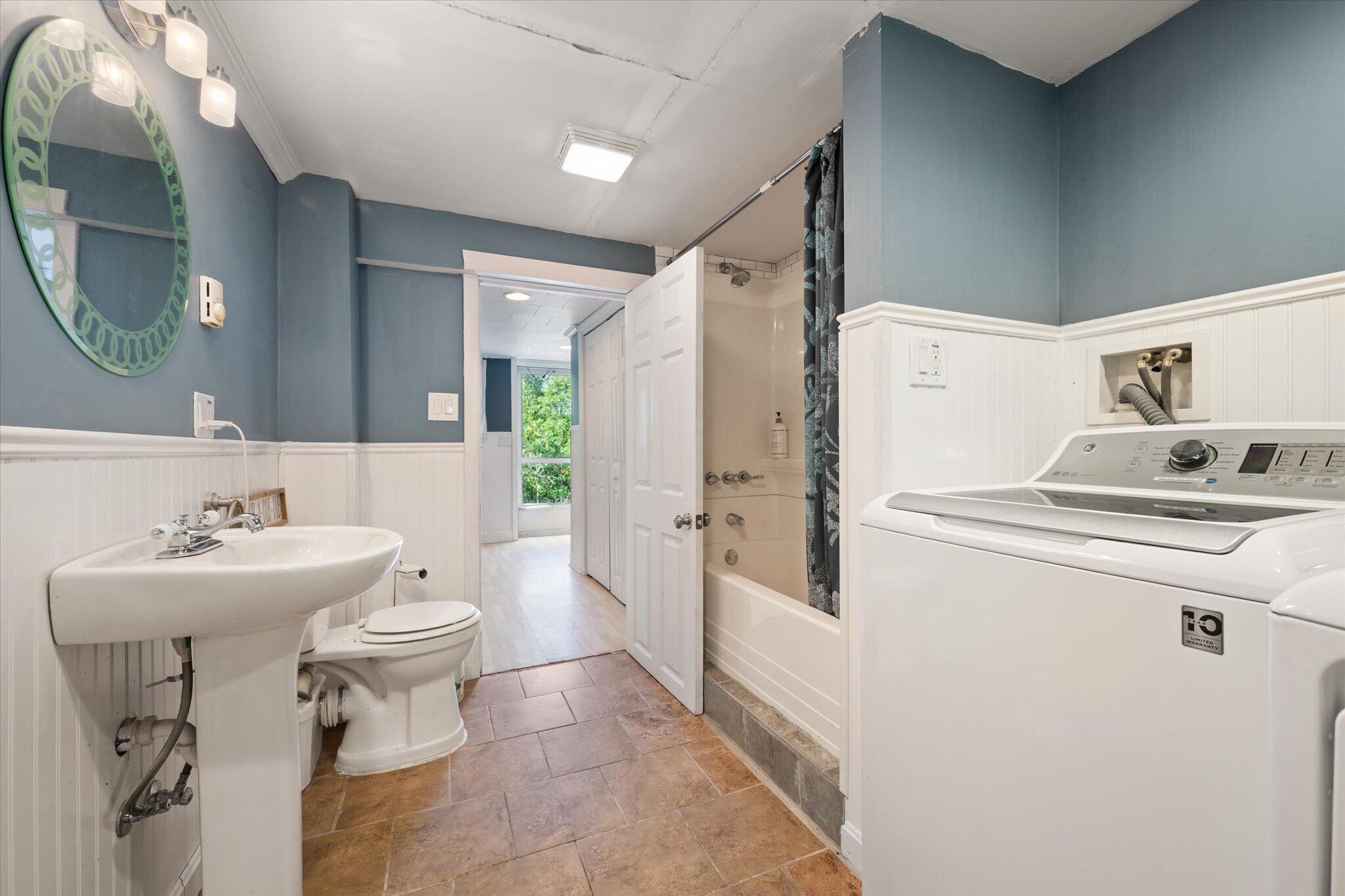 24 Coldbrook Road, Hampden, ME 04444 38-Laundry, Bathroom