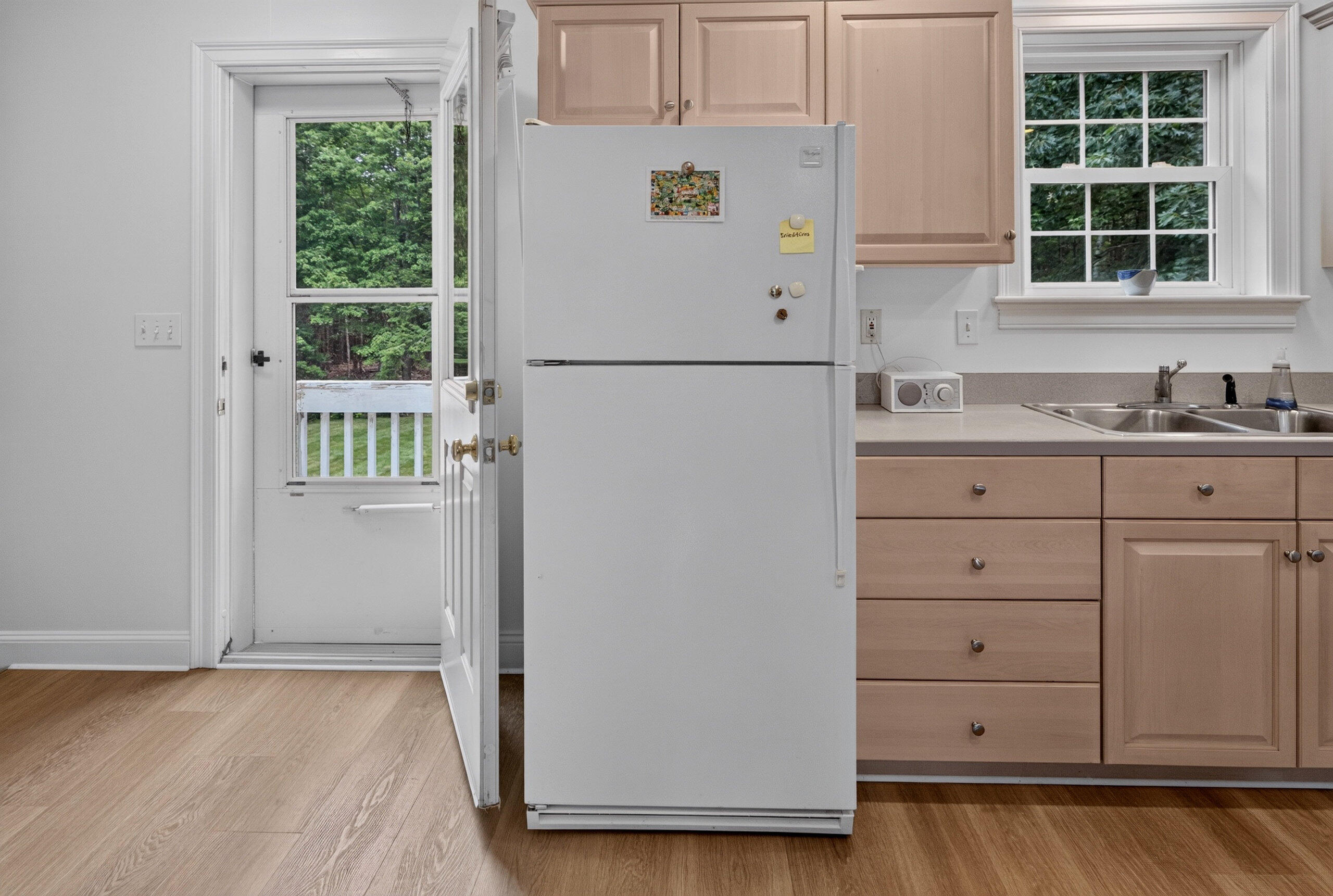 1 BD, 1 BA In-law above garage.