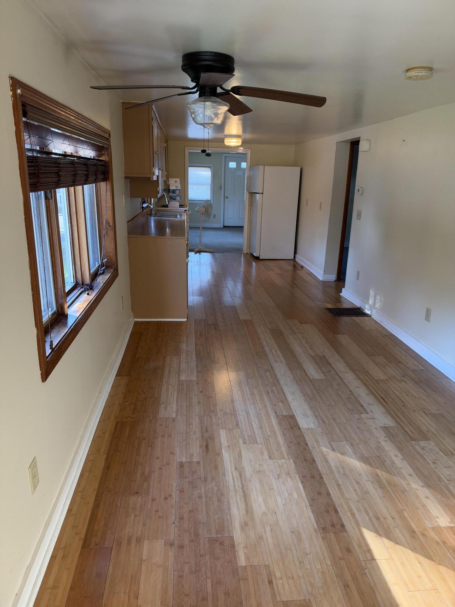 160 W Pleasant Street