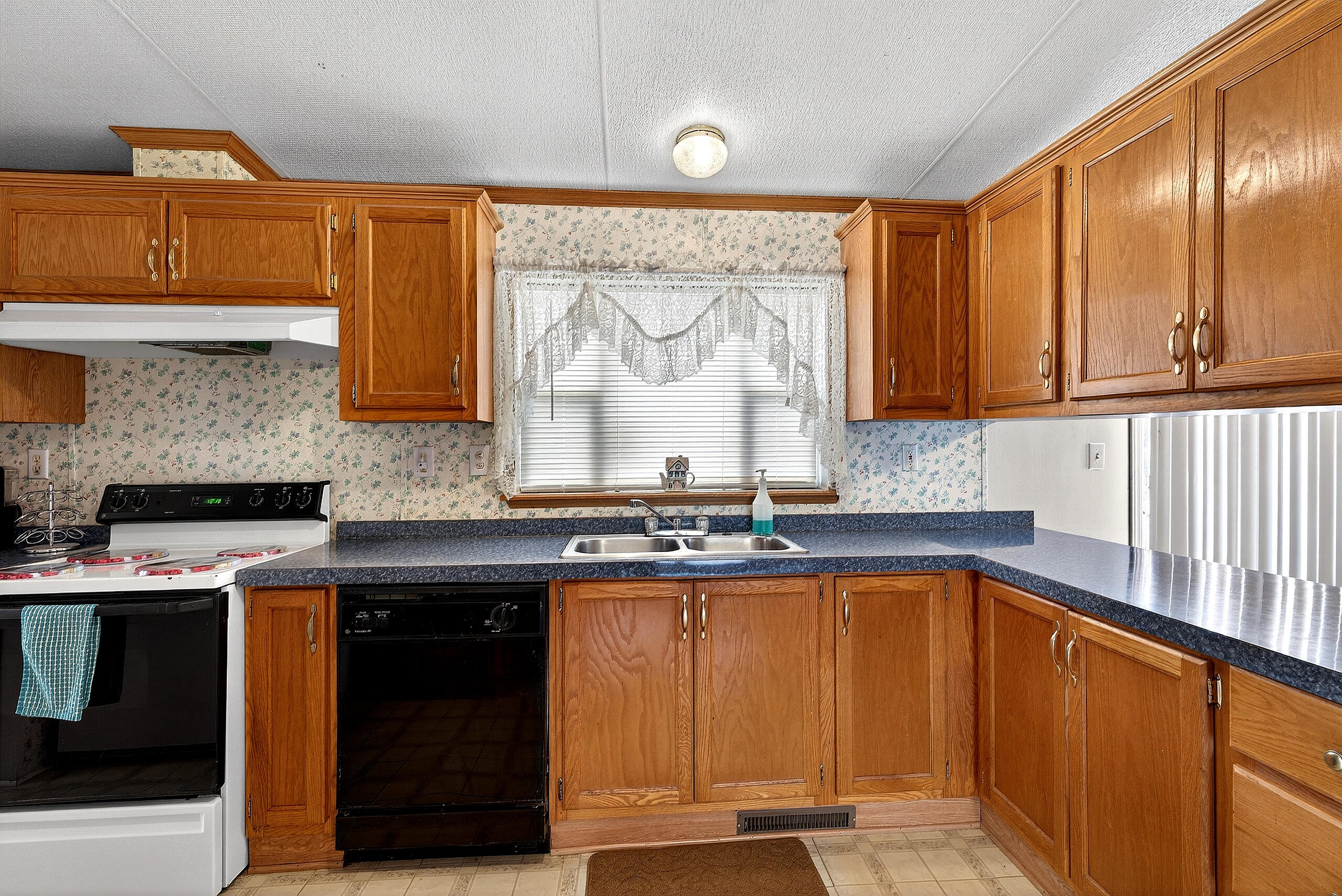 16 Village Green Road, Waterville, ME, 04901