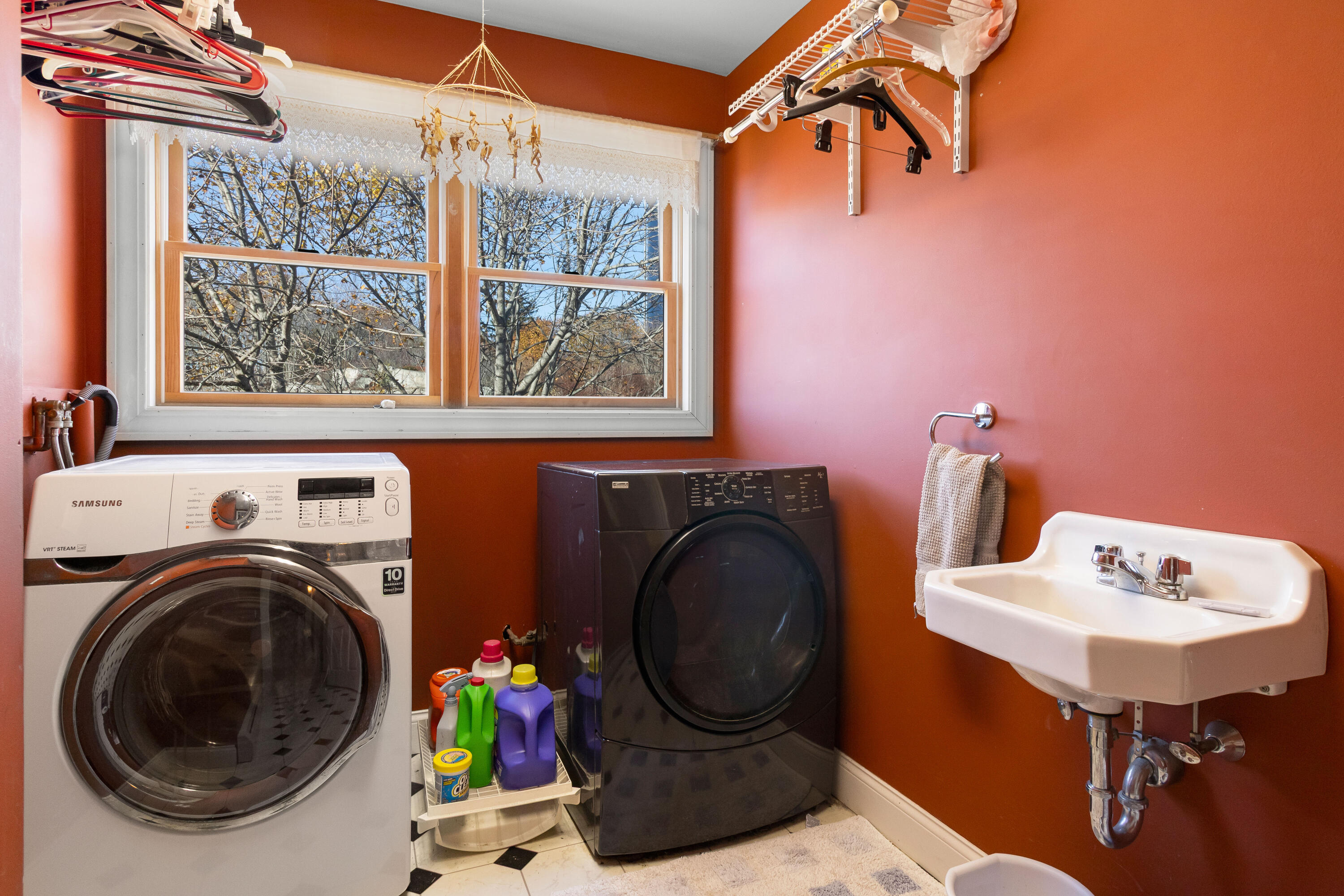 38 W. Main W Main Street, Vinalhaven, ME, 04863