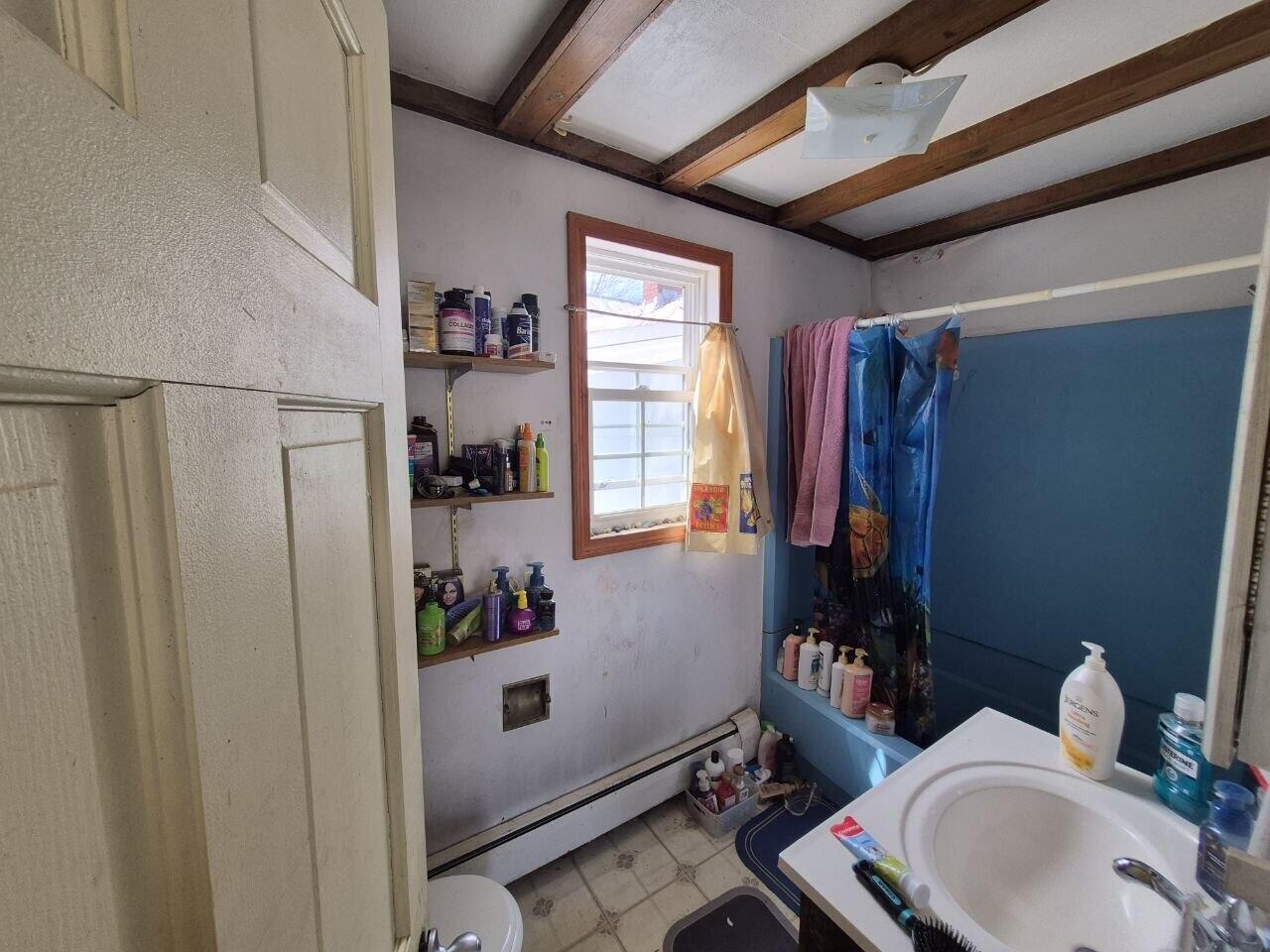 27 Royal Street, Winthrop, ME, 04364