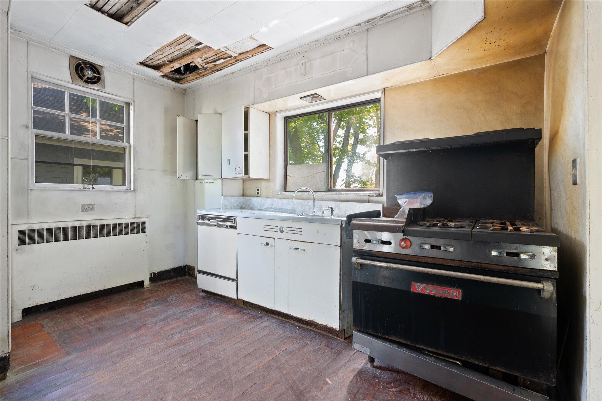 15-Kitchen
