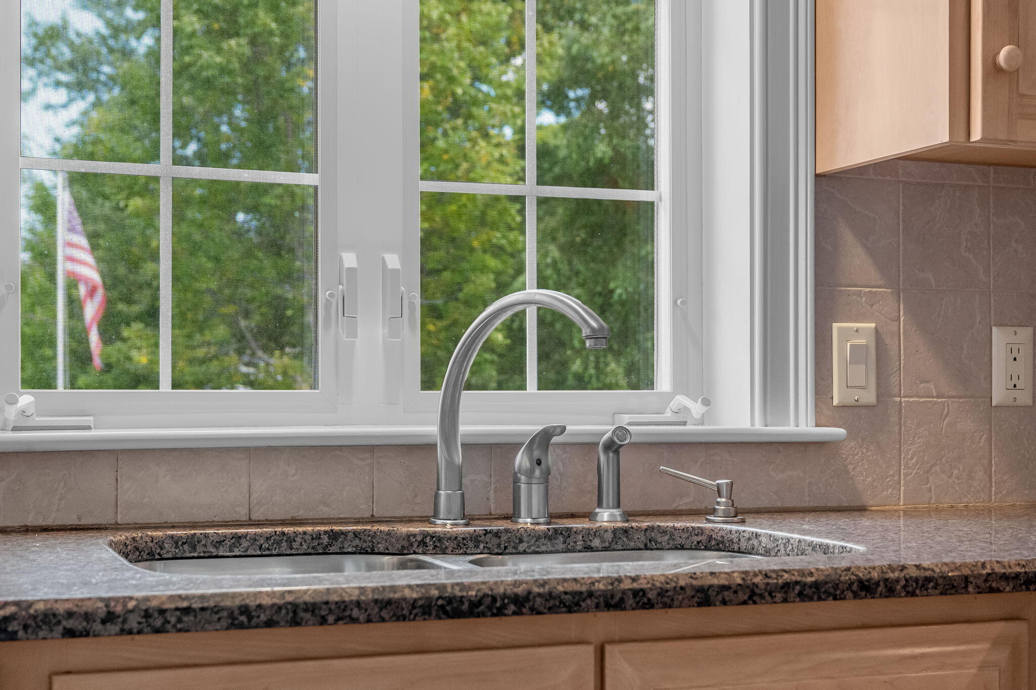 50 Laurel Circle, Bangor, ME 04401 Kitchen