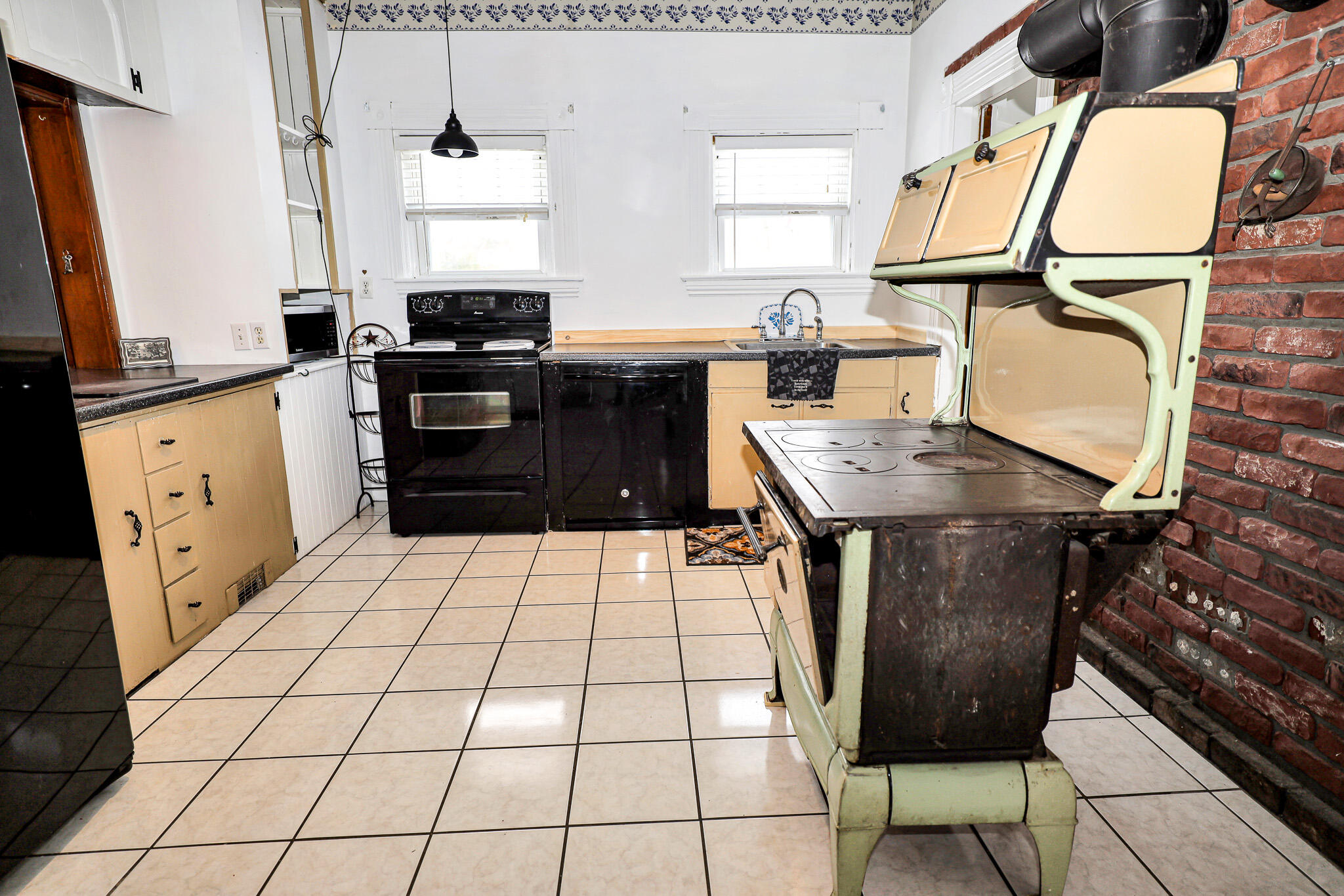 40 Pine Street, Dixfield, ME, 04224